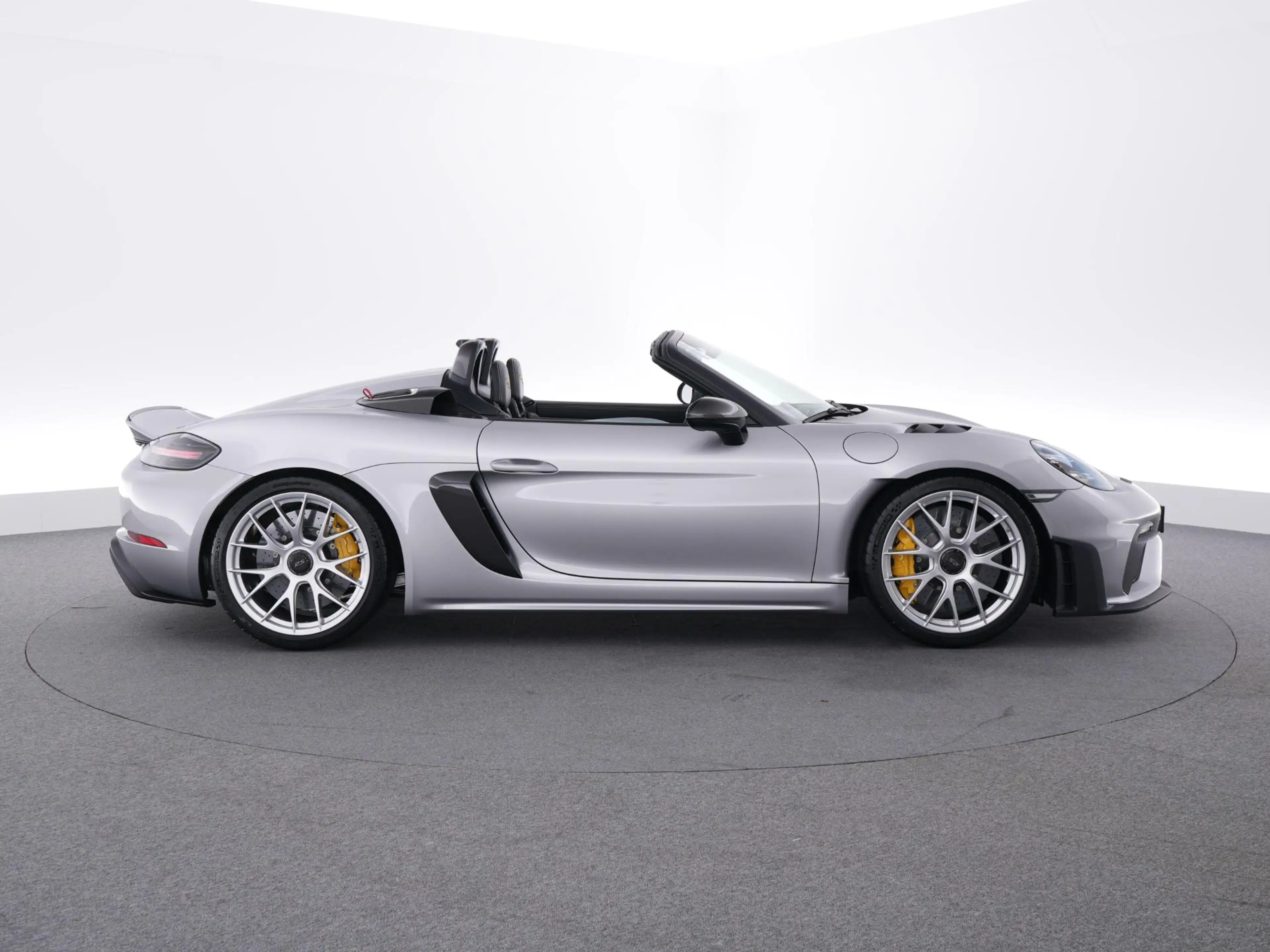 Porsche 718 Spyder RS — photo 6