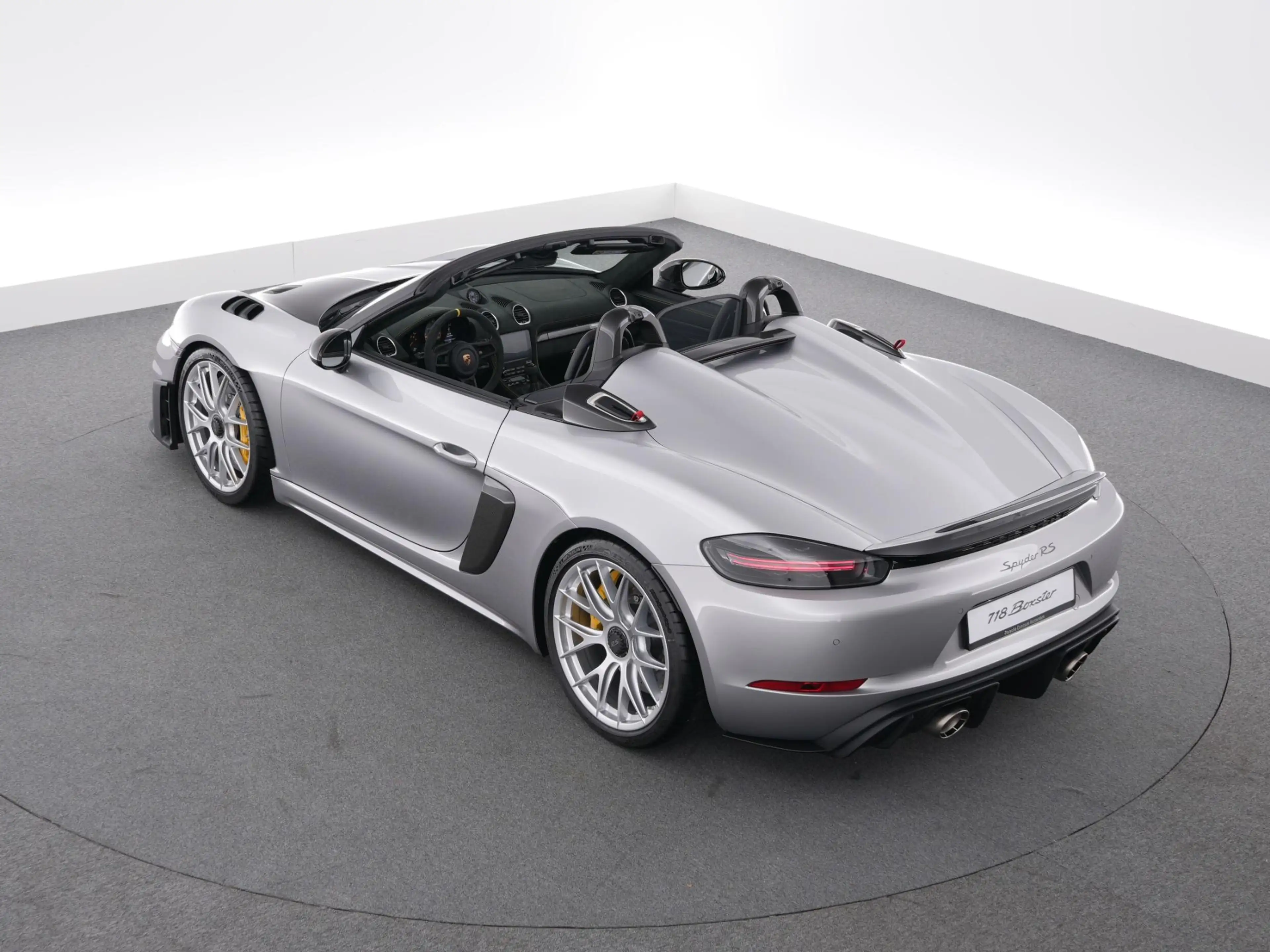 Porsche 718 Spyder RS — photo 10