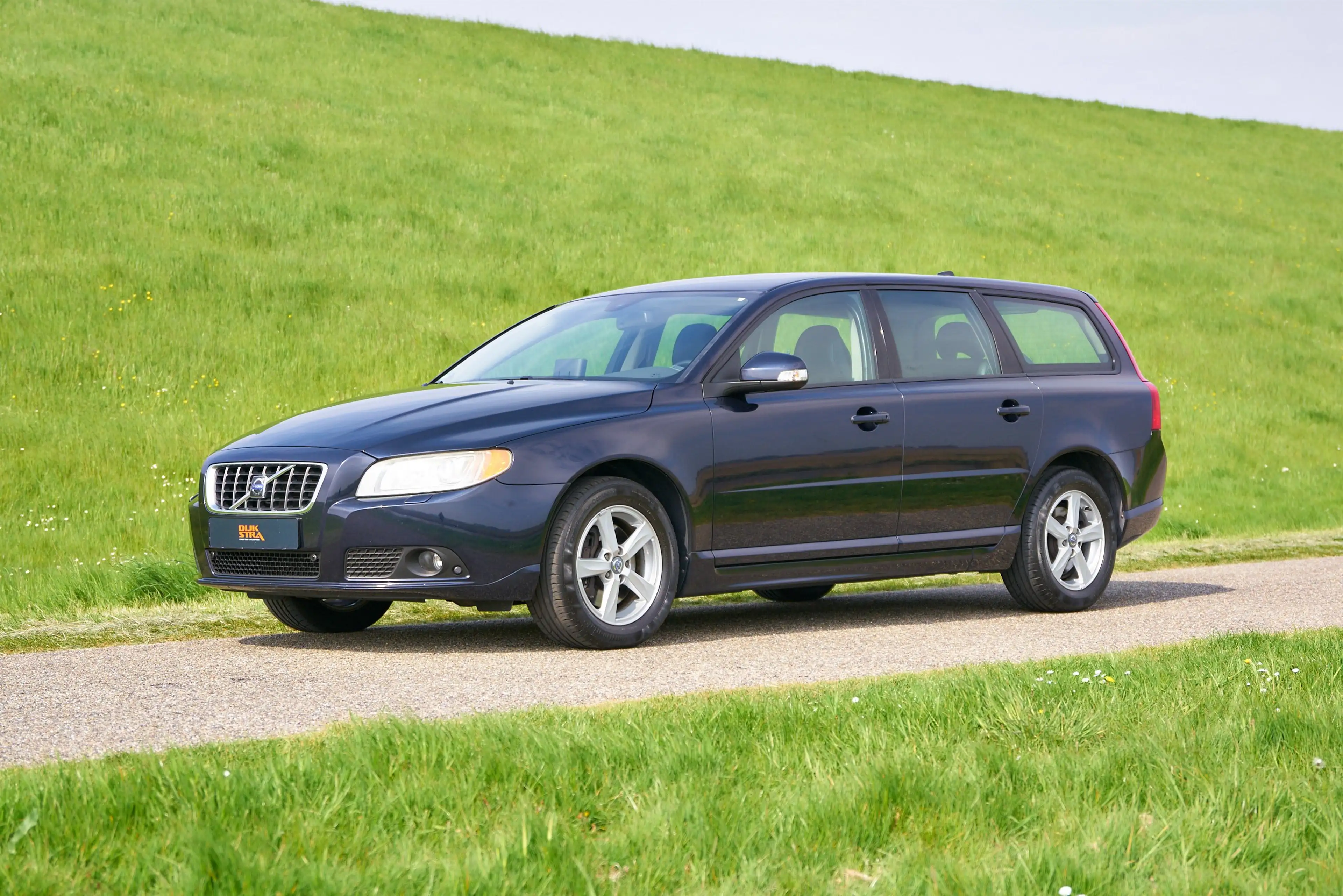 Volvo V70 Momentum 3.2 Geartronic / 134.000 km, oerdegelijk — photo 8