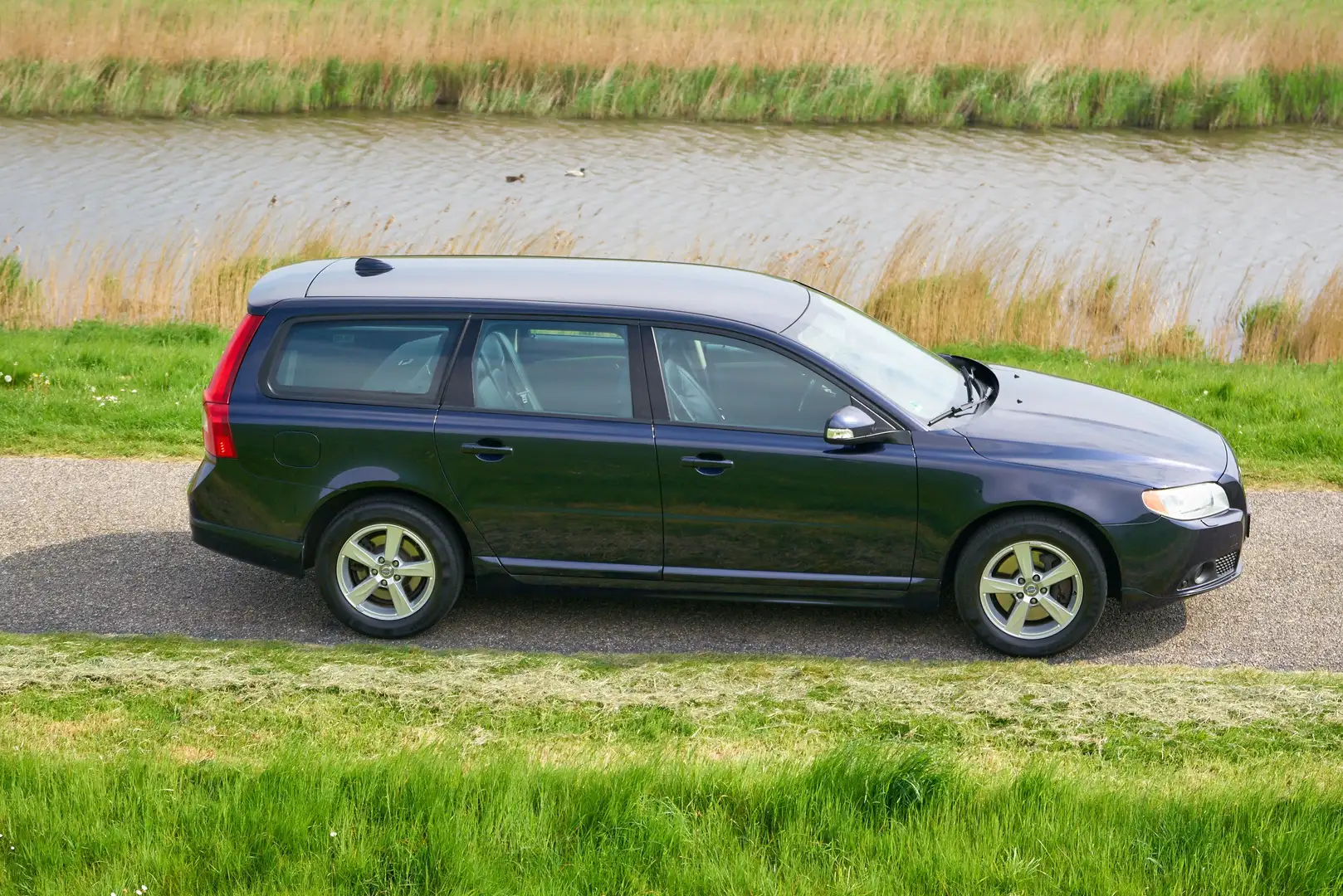 Volvo V70 Momentum 3.2 Geartronic / 134.000 km, oerdegelijk Blau - 2