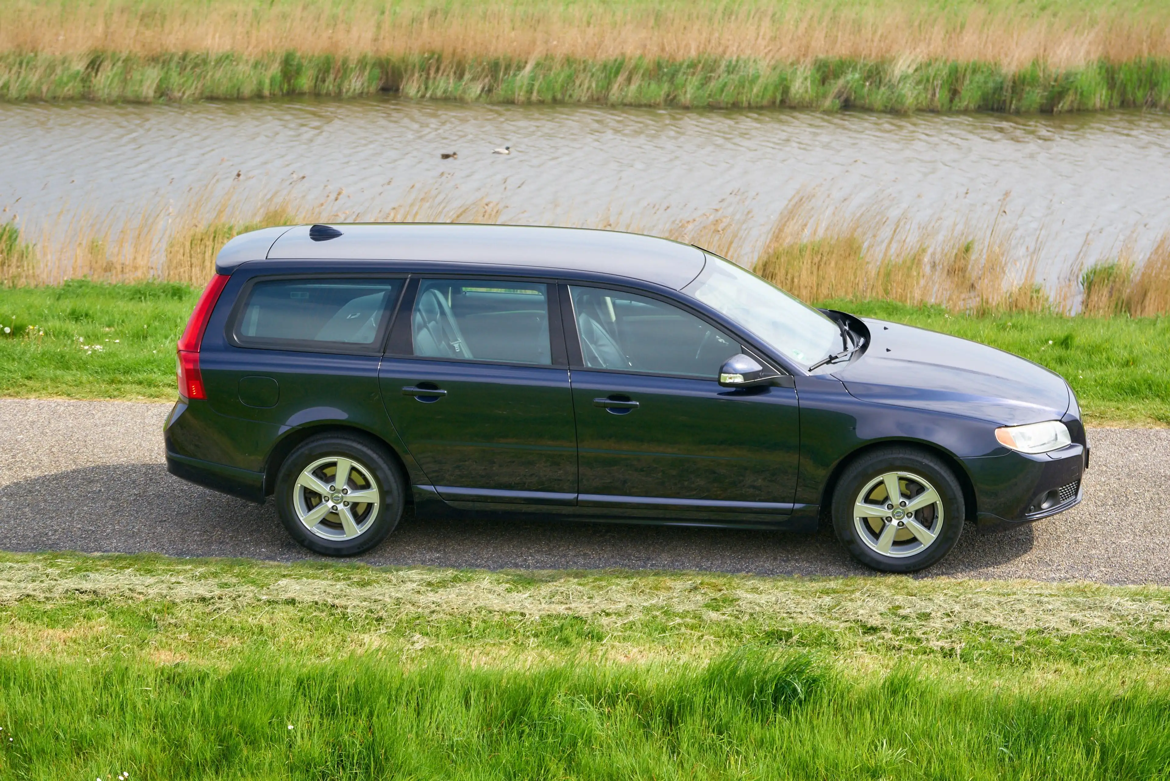 Volvo V70 Momentum 3.2 Geartronic / 134.000 km, oerdegelijk — photo 2