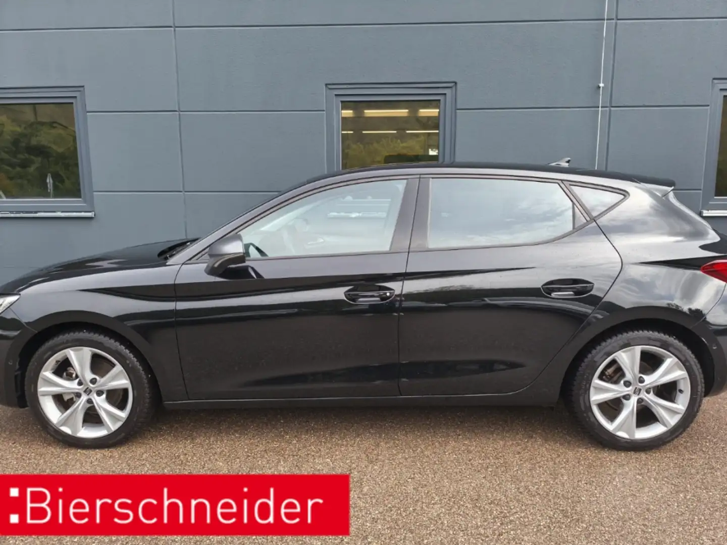 SEAT Leon 2.0 TDI DSG FR KAMERA ACC LED NAVI Schwarz - 2