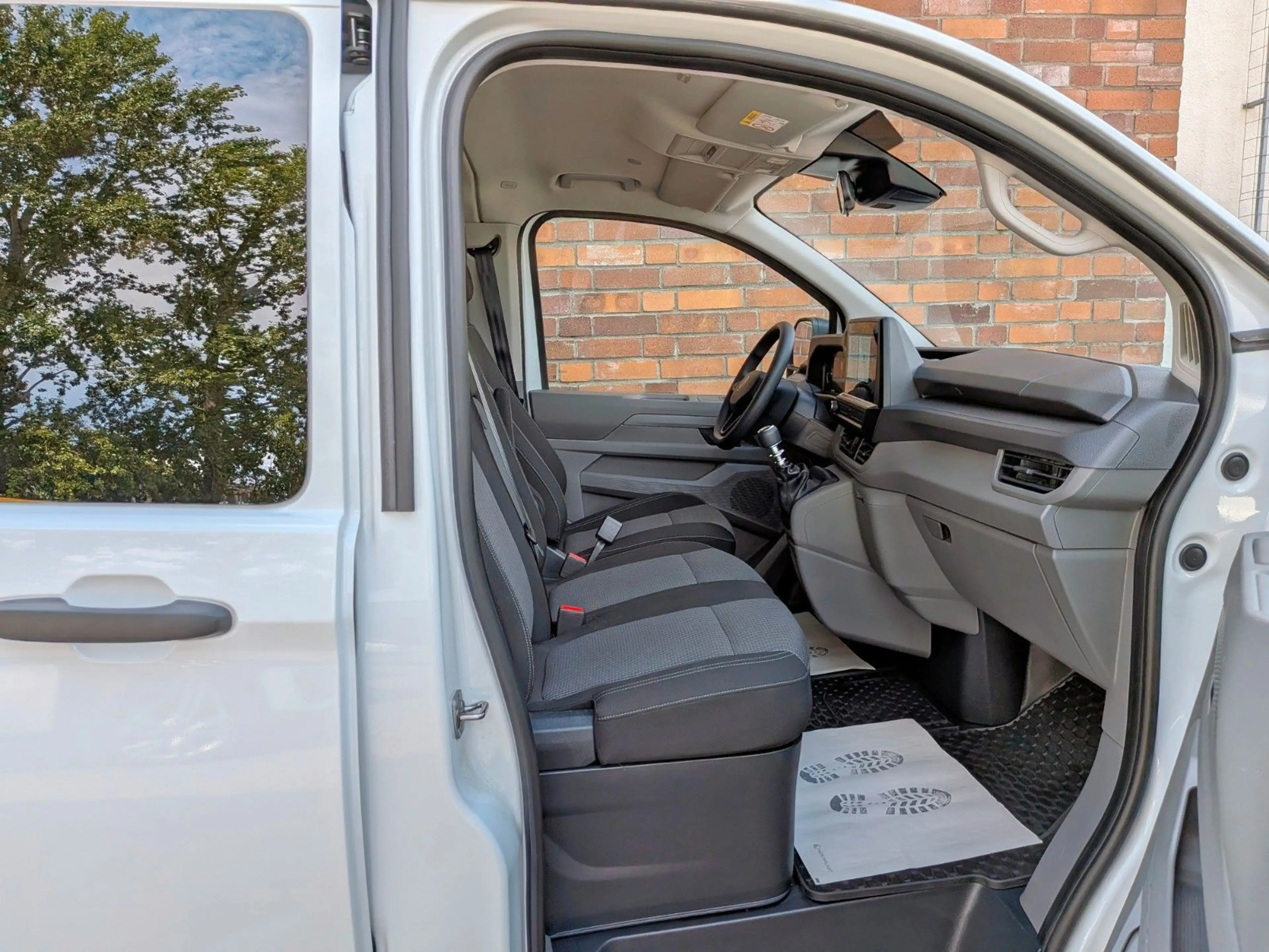 Volkswagen T7 Caravelle 2.0 TDI KR / LED PDC KLIMA 9-SITZE — photo 13