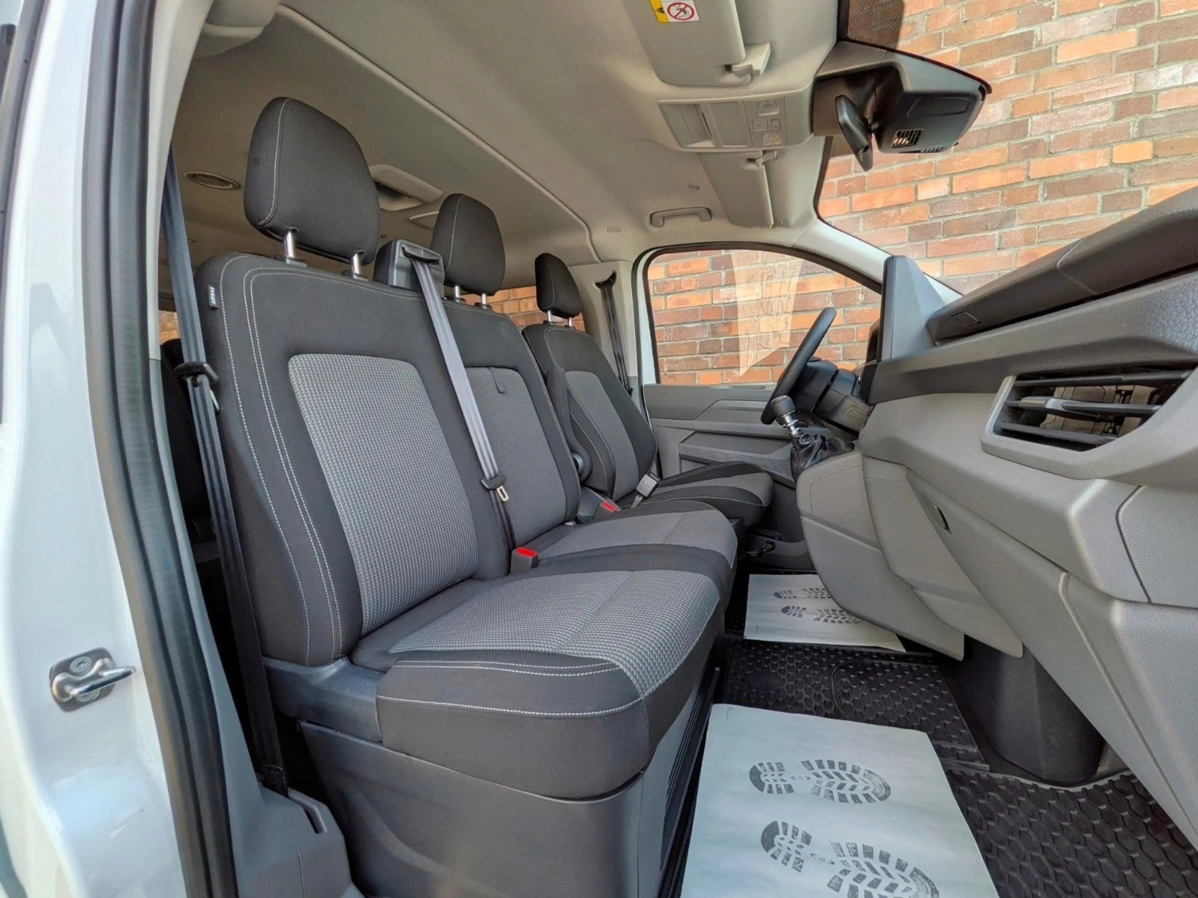 Volkswagen T7 Caravelle 2.0 TDI KR / LED PDC KLIMA 9-SITZE — photo 14