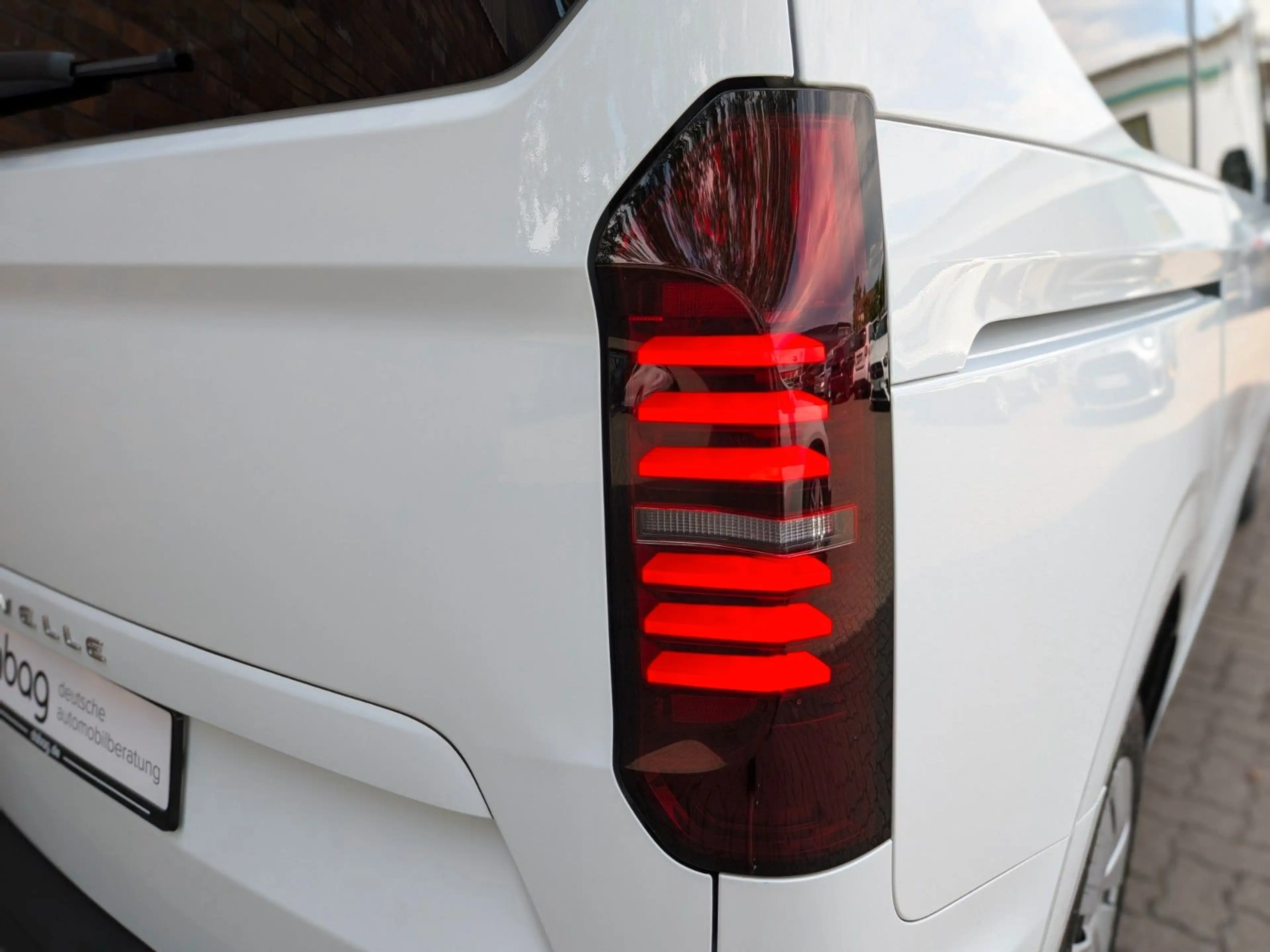 Volkswagen T7 Caravelle 2.0 TDI KR / LED PDC KLIMA 9-SITZE — photo 11