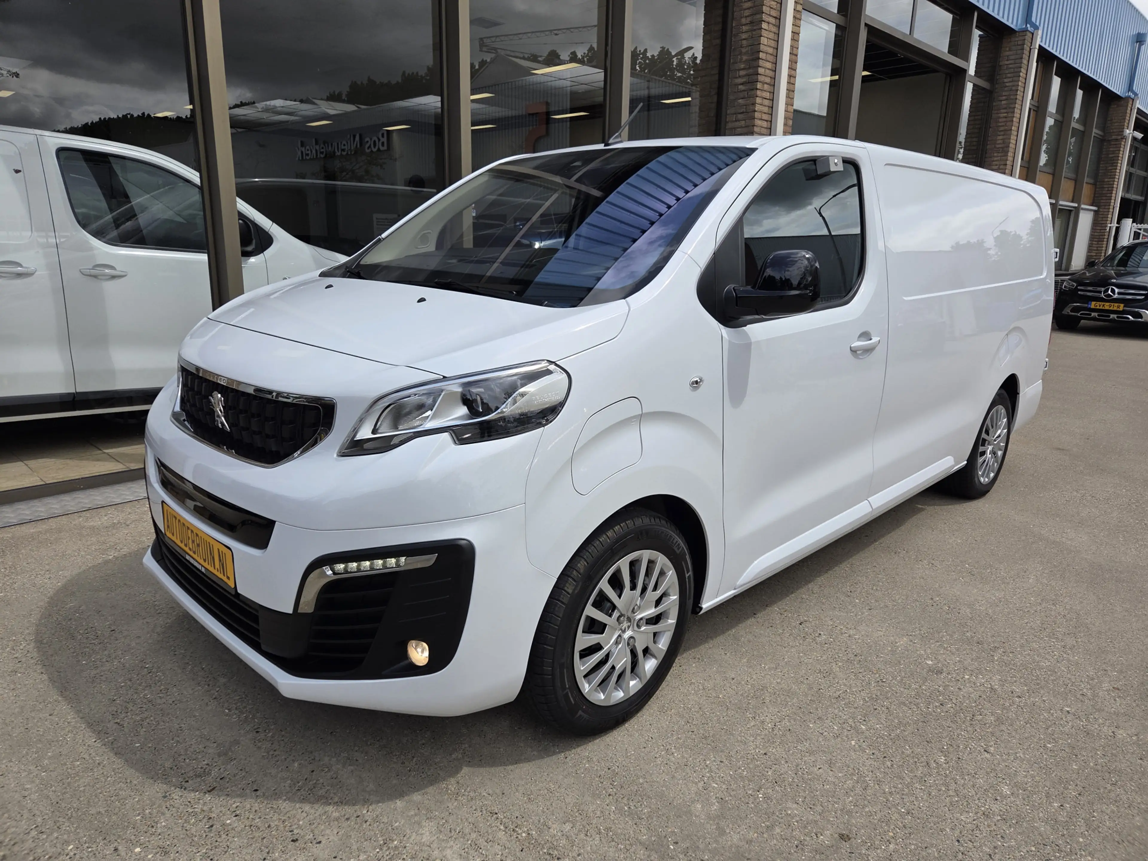 Peugeot e-Expert Long L3 75 kWh Xenon Stoelverwarming Airco Achteru — photo 3