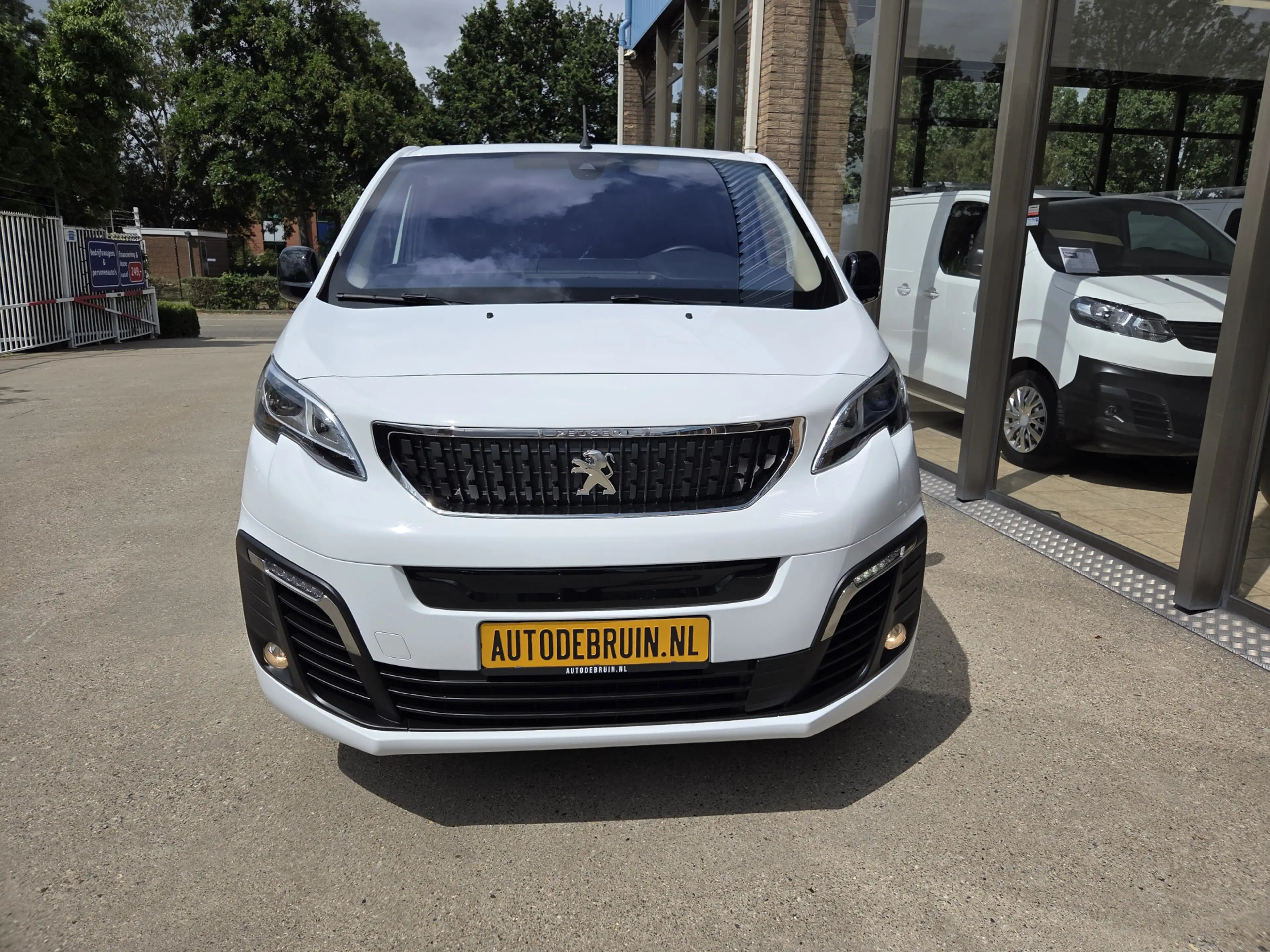 Peugeot e-Expert Long L3 75 kWh Xenon Stoelverwarming Airco Achteru — photo 2