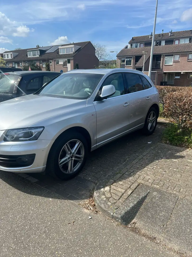 Audi Q5 3.2 FSI q. Pro Line Grijs - 1