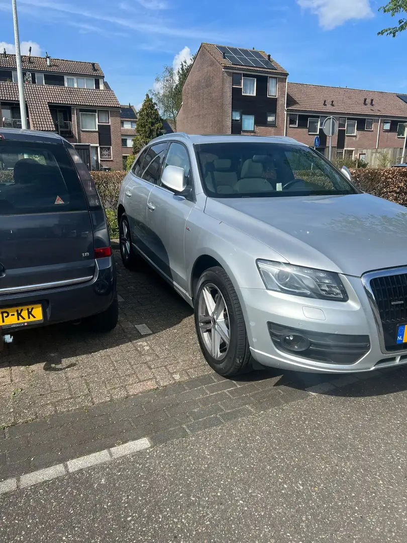 Audi Q5 3.2 FSI q. Pro Line Grijs - 2
