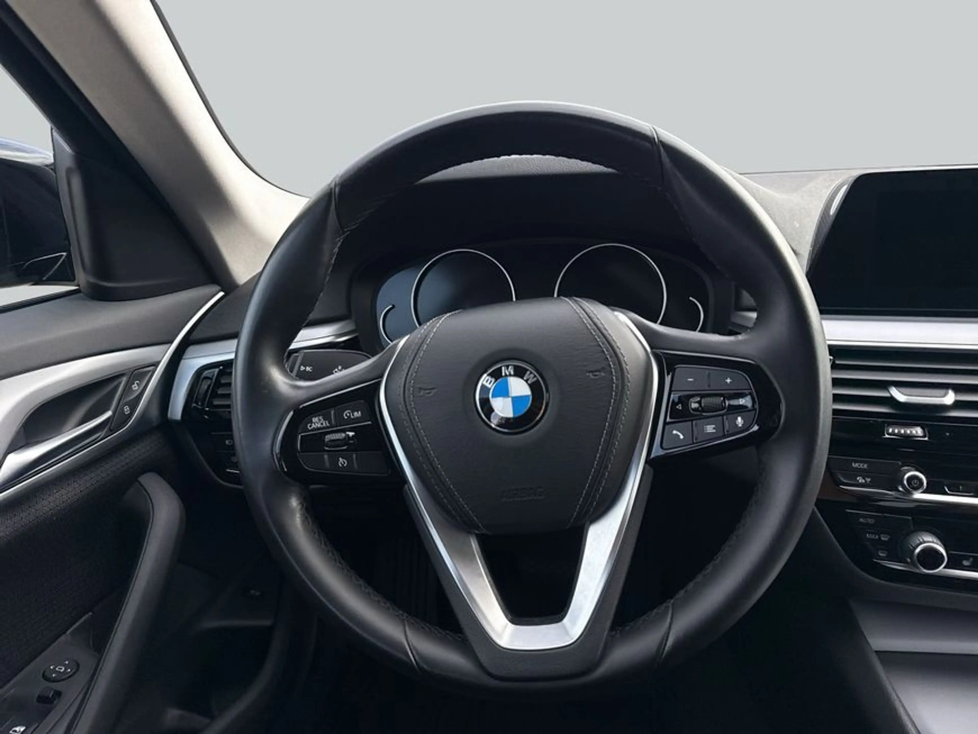 BMW 520 d Aut. LED* SHZ* PDC* — photo 17