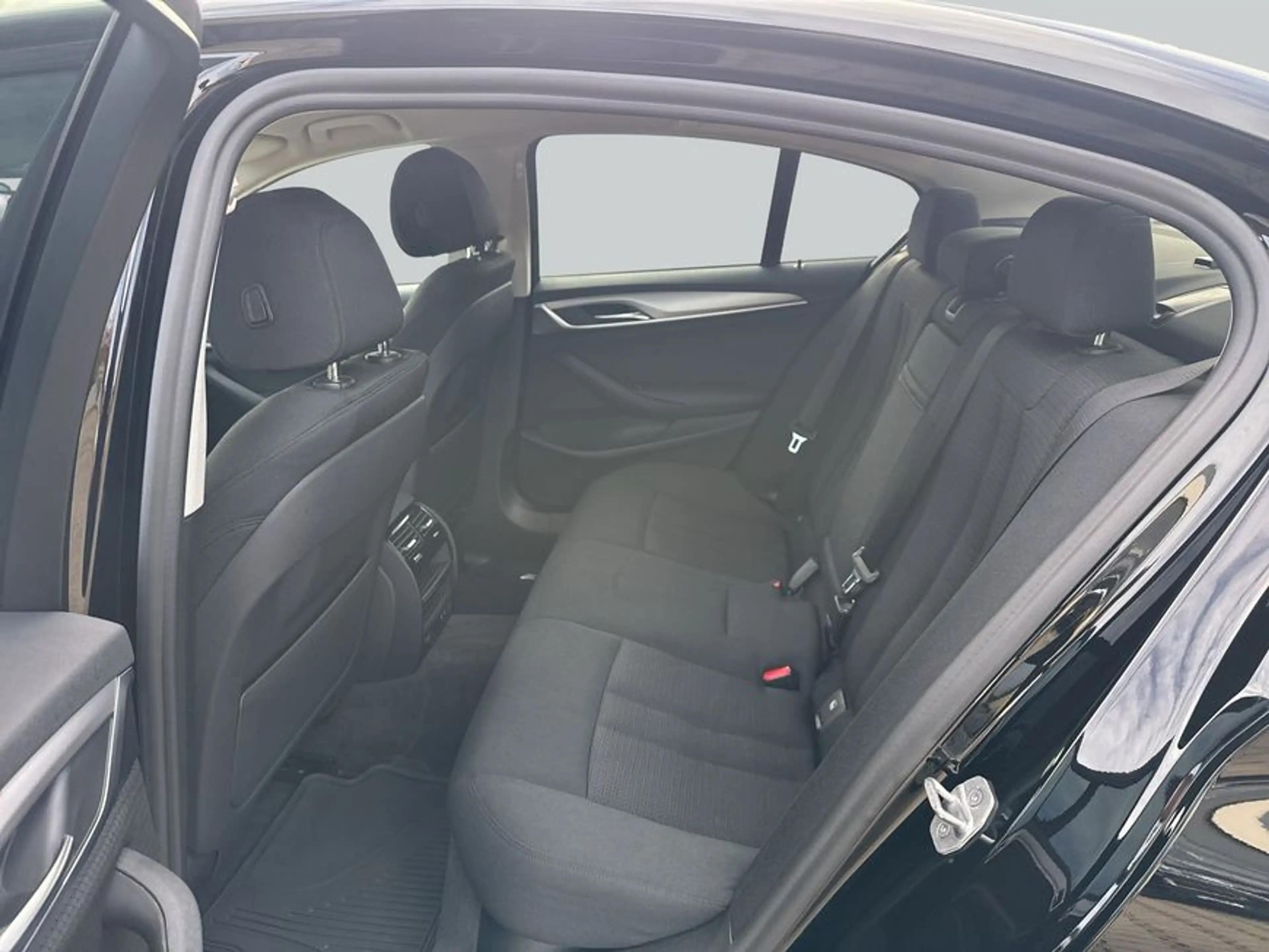BMW 520 d Aut. LED* SHZ* PDC* — photo 12