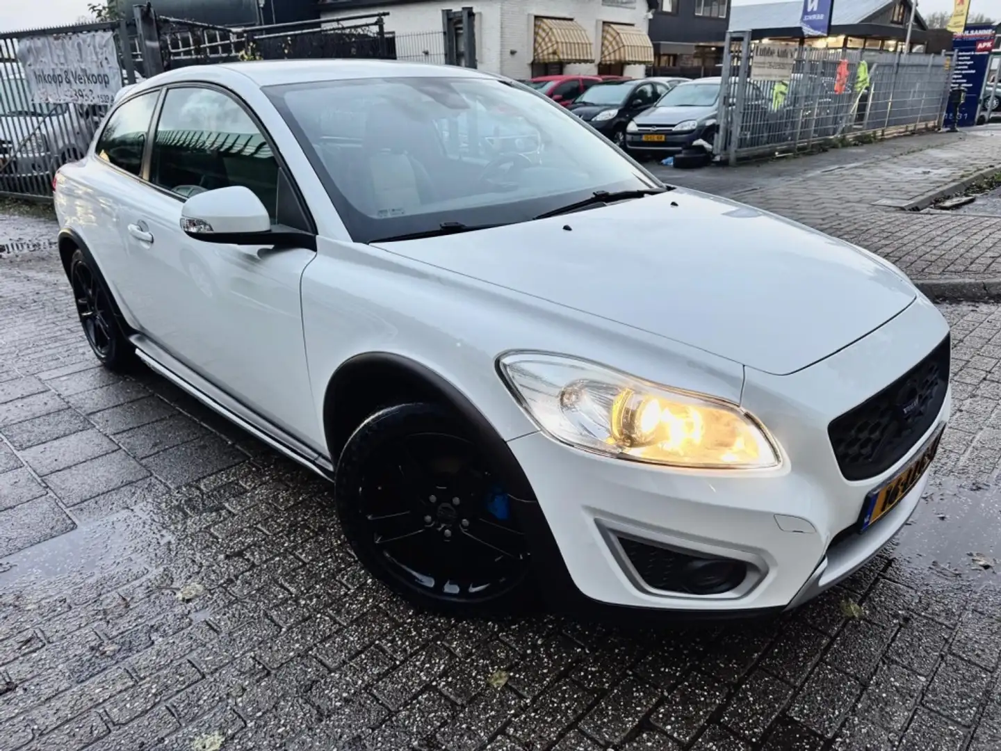 Volvo C30 1.6 Momentum Blanco - 1