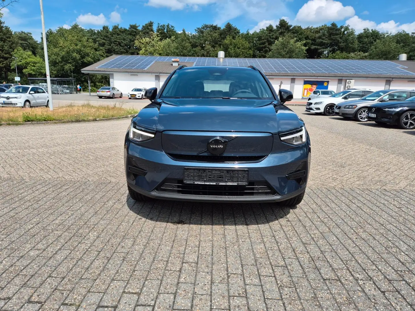 Volvo EX40 185 kW Single Motor Extended Range RWD Plus Blau - 2
