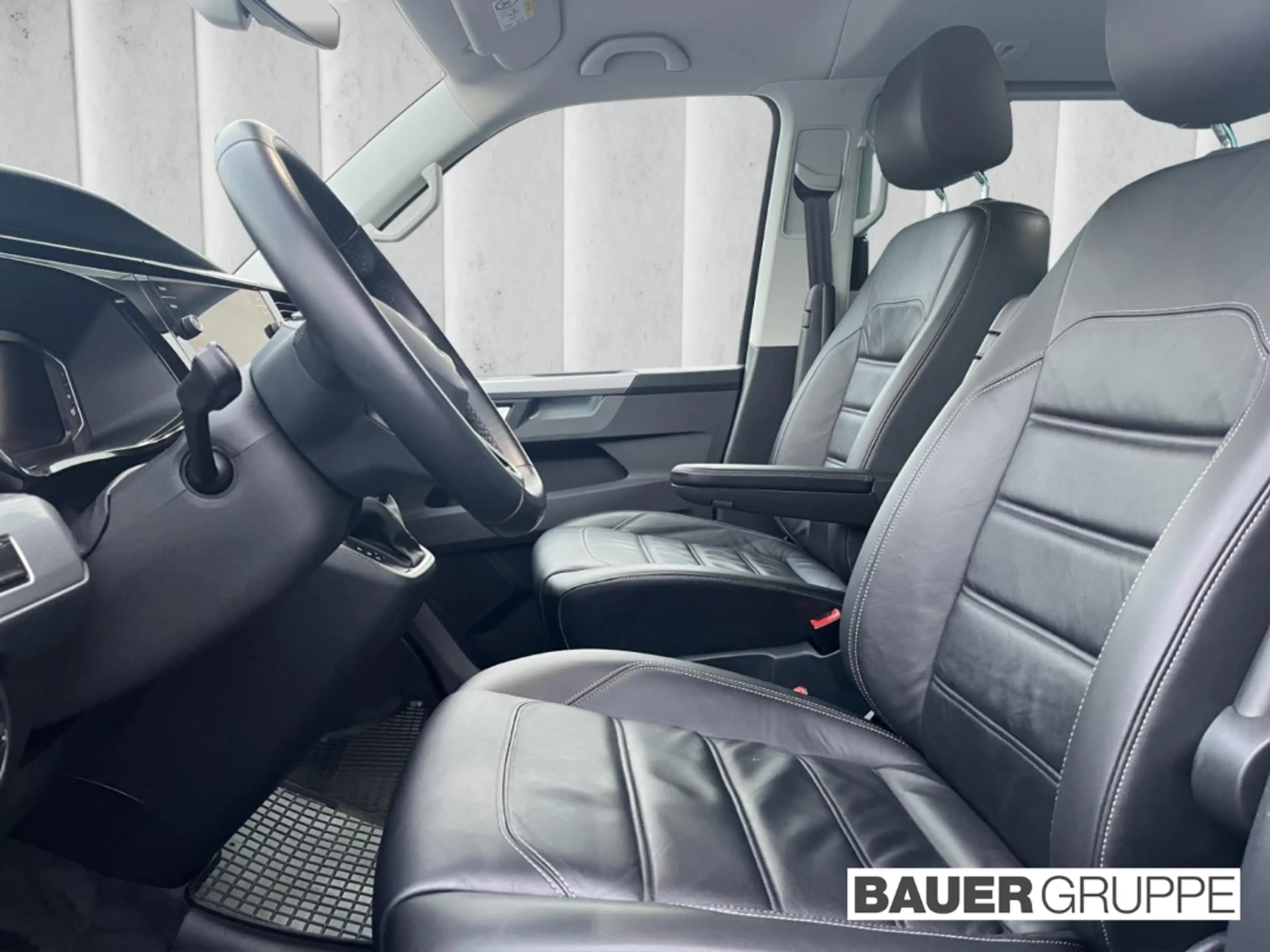 Volkswagen T6.1 Multivan 2.0 TDI Comfortline 4MOTION DSG Navi AHK — photo 10