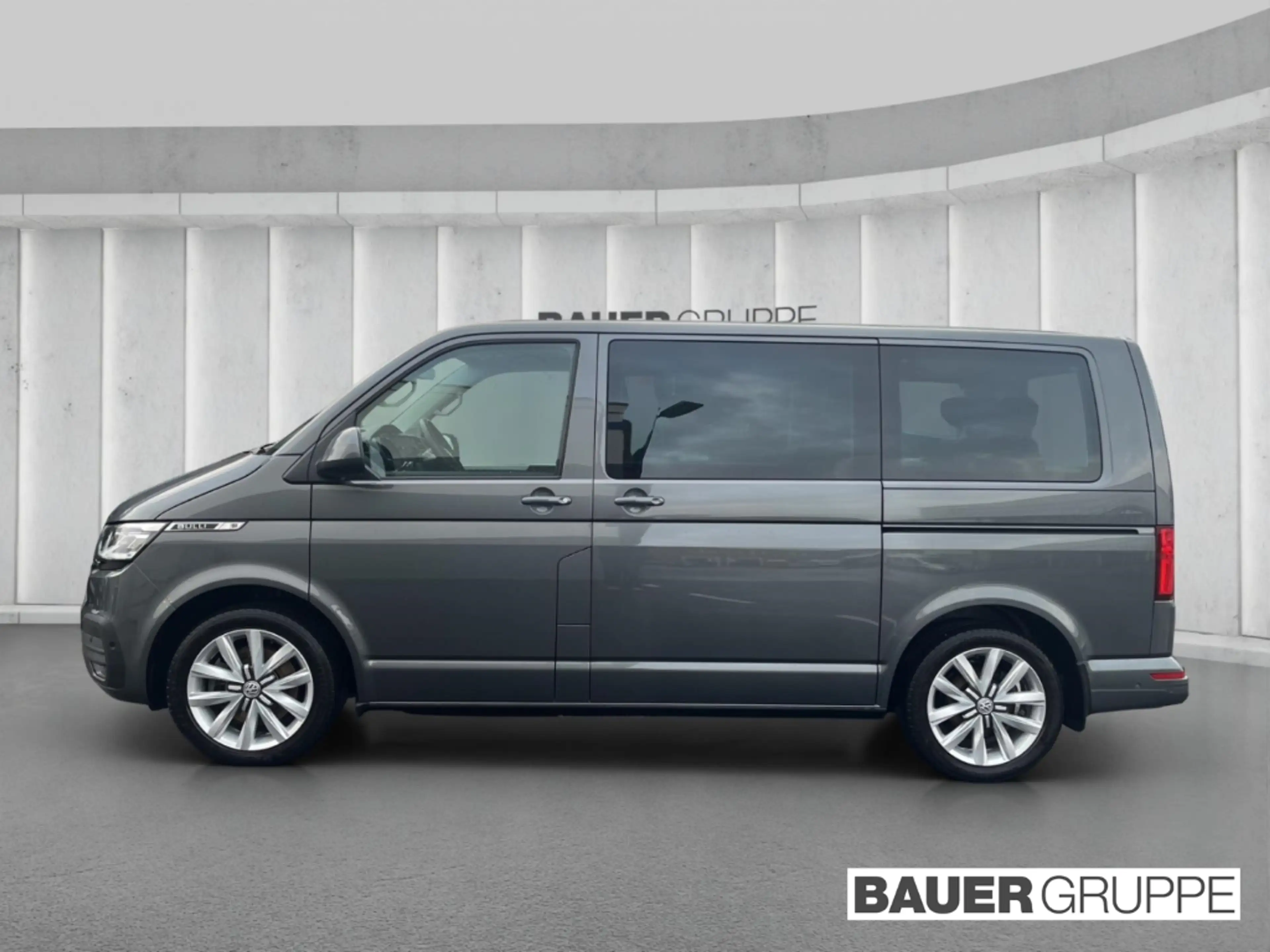 Volkswagen T6.1 Multivan 2.0 TDI Comfortline 4MOTION DSG Navi AHK — photo 3
