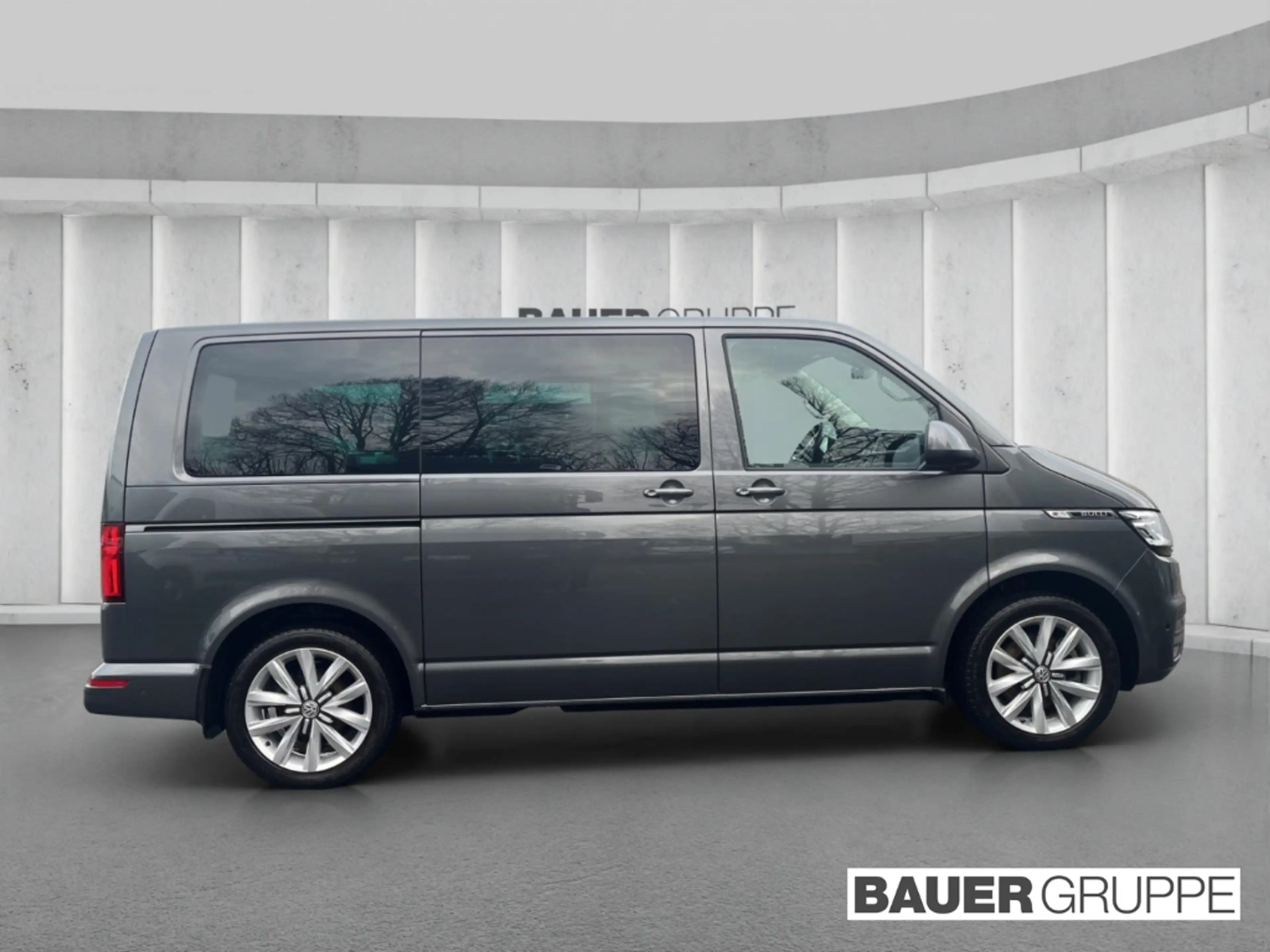 Volkswagen T6.1 Multivan 2.0 TDI Comfortline 4MOTION DSG Navi AHK — photo 8