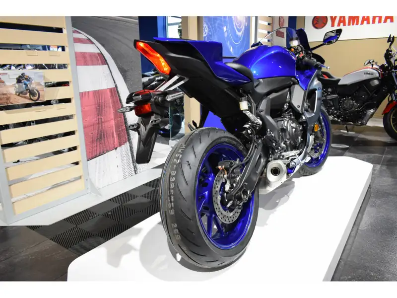 Yamaha YZF-R7 - foto 3