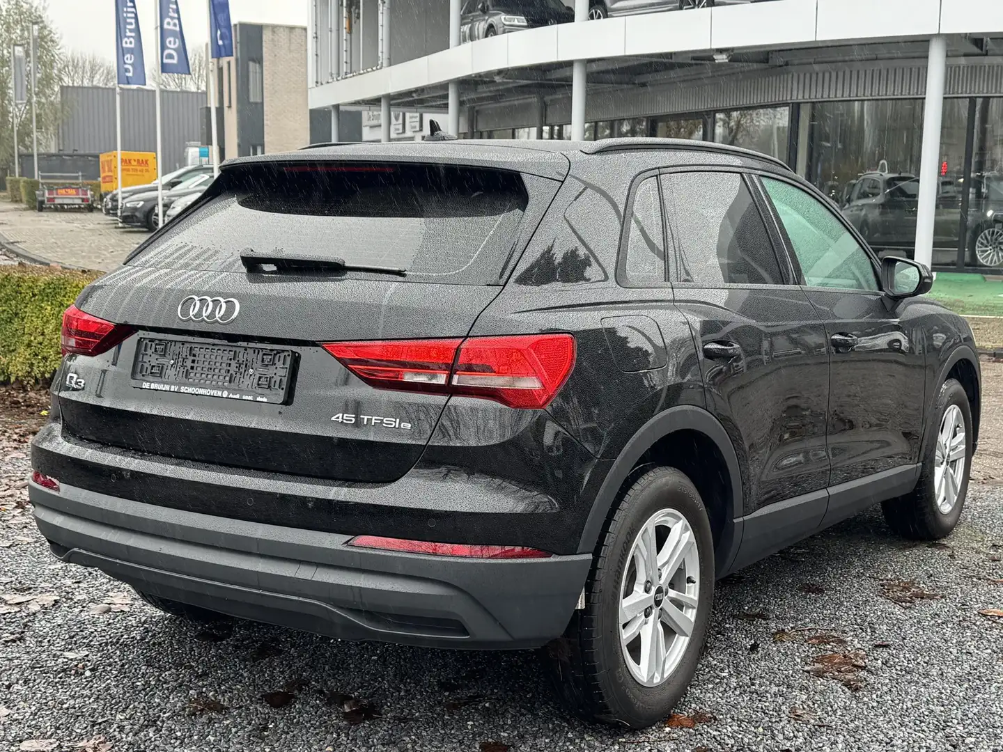 Audi Q3 45 TFSI 245pk DSG Hybrid S-Line int. (360 Camera,V Zwart - 2