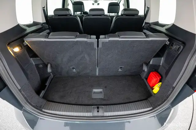 Volkswagen Touran view 9