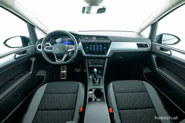 Volkswagen Touran view 5