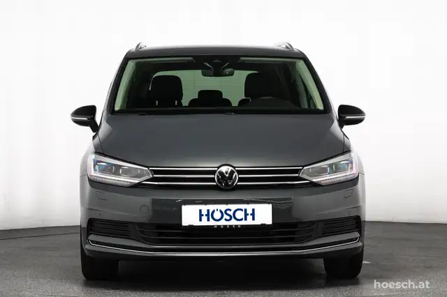 Volkswagen Touran view 2