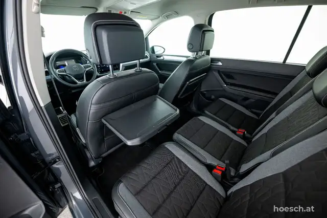 Volkswagen Touran view 8