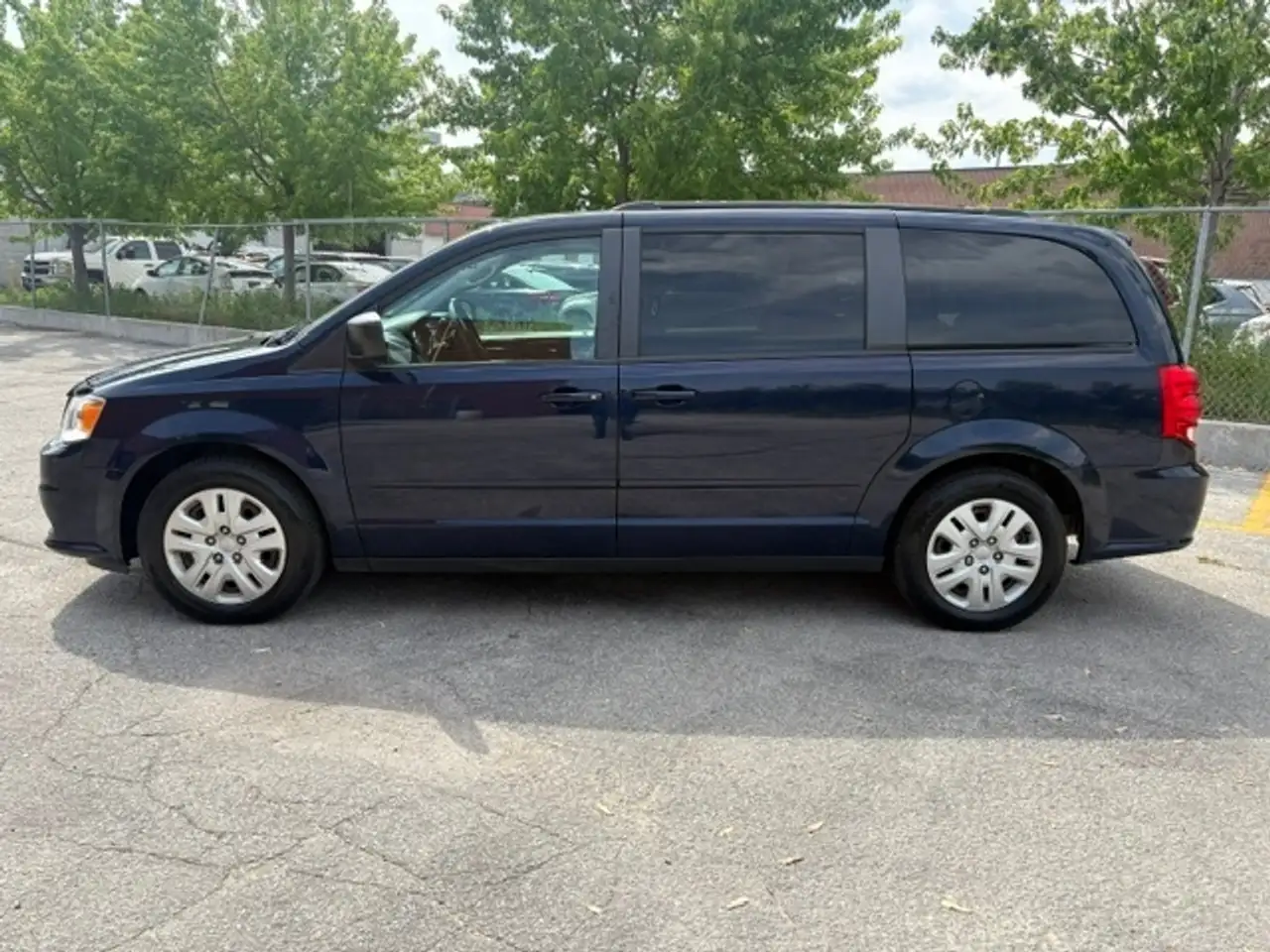 Dodge Grand Caravan photo Dodge Grand Caravan
