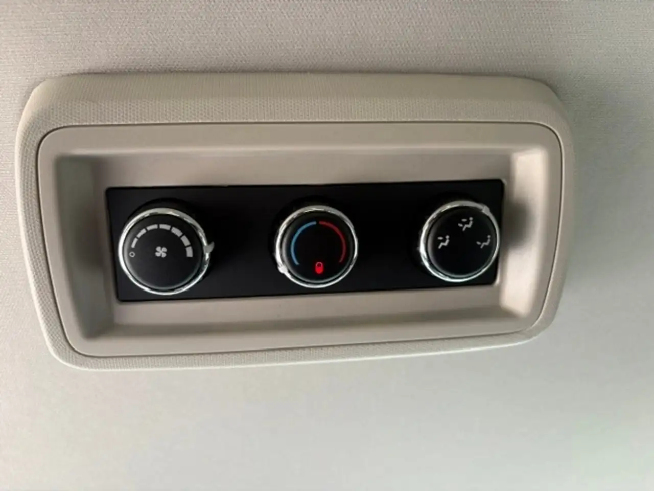 Dodge Grand Caravan photo Dodge Grand Caravan
