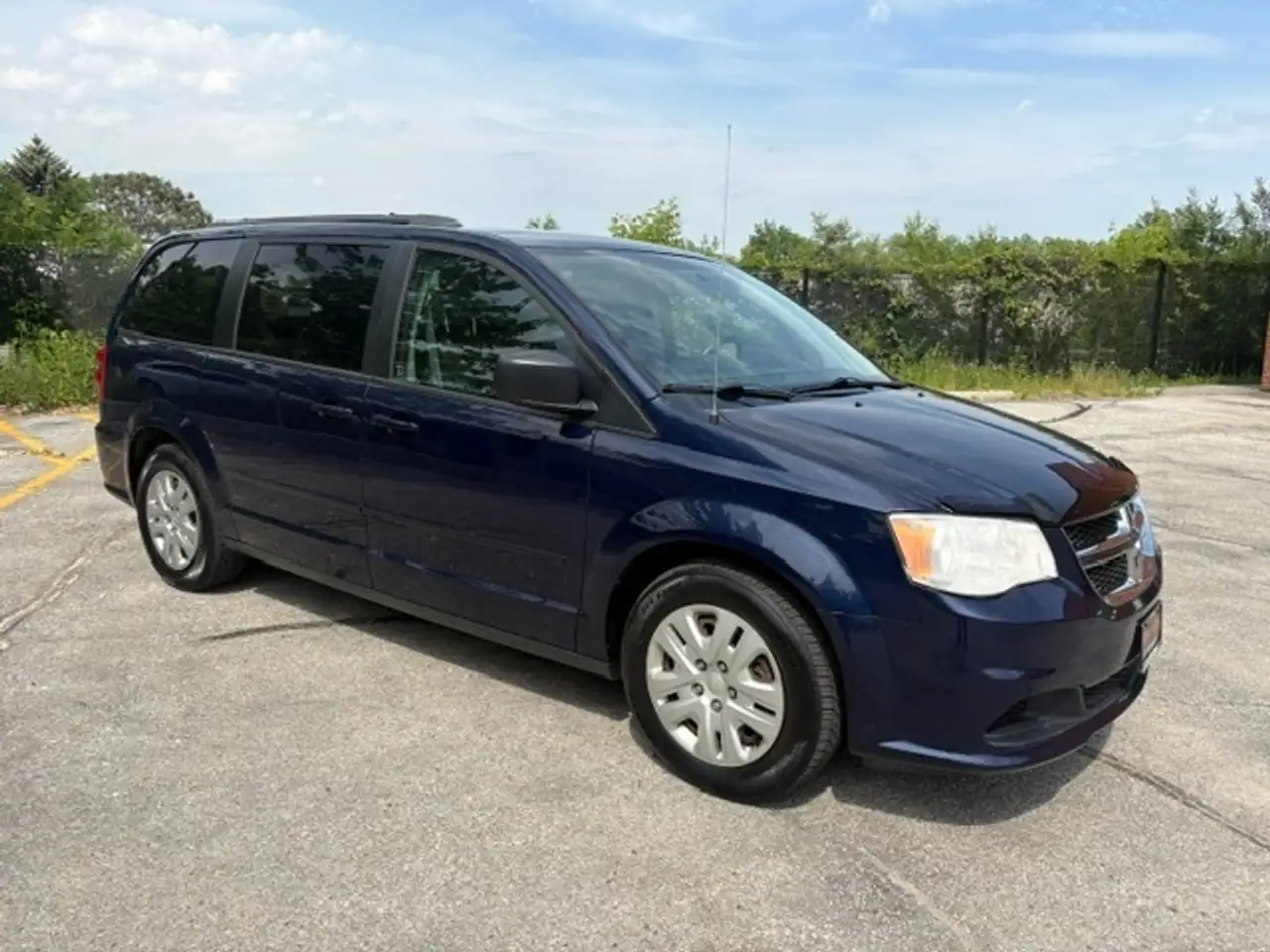 Dodge Grand Caravan photo Dodge Grand Caravan