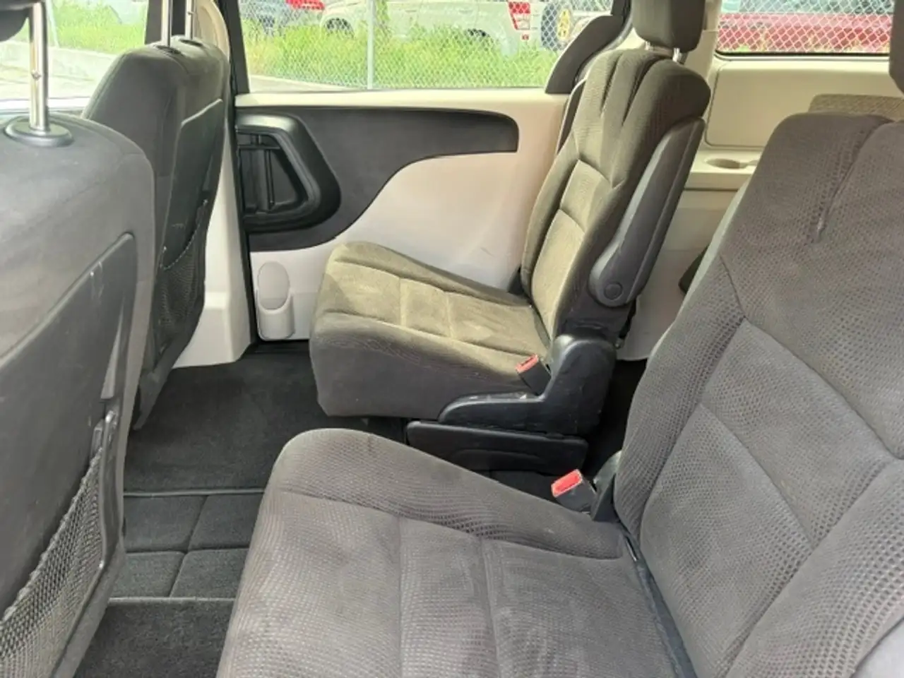 Dodge Grand Caravan photo Dodge Grand Caravan