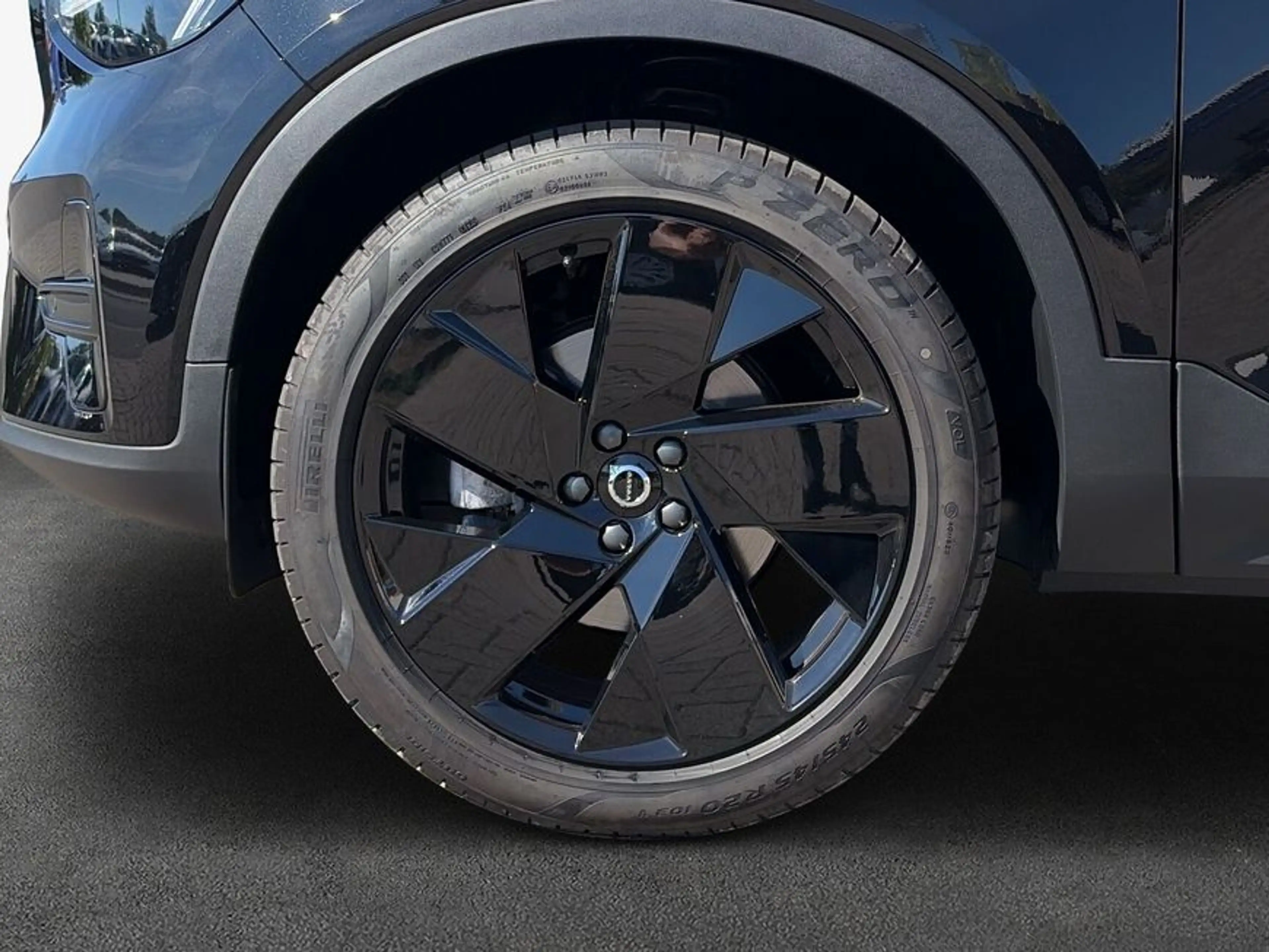Volvo XC40 XC40 B3 B DKG Plus Black Edition — photo 7