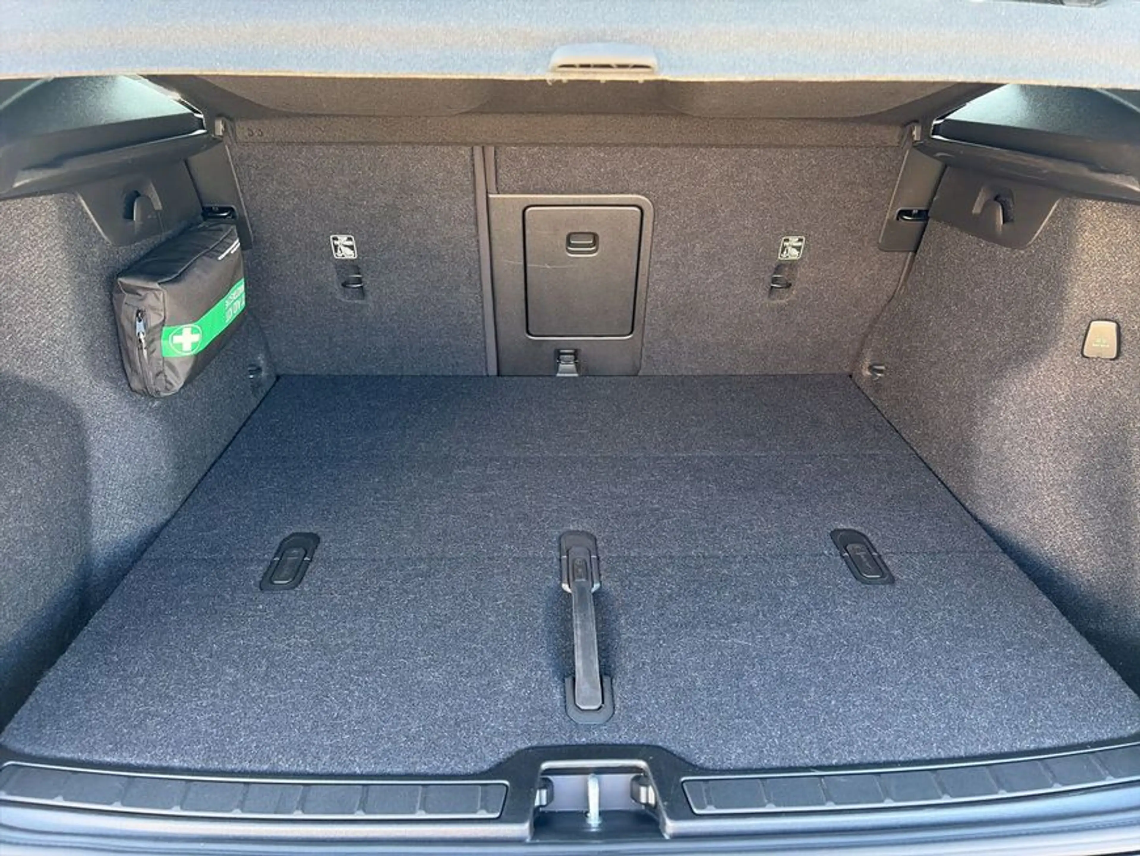 Volvo XC40 XC40 B3 B DKG Plus Black Edition — photo 8