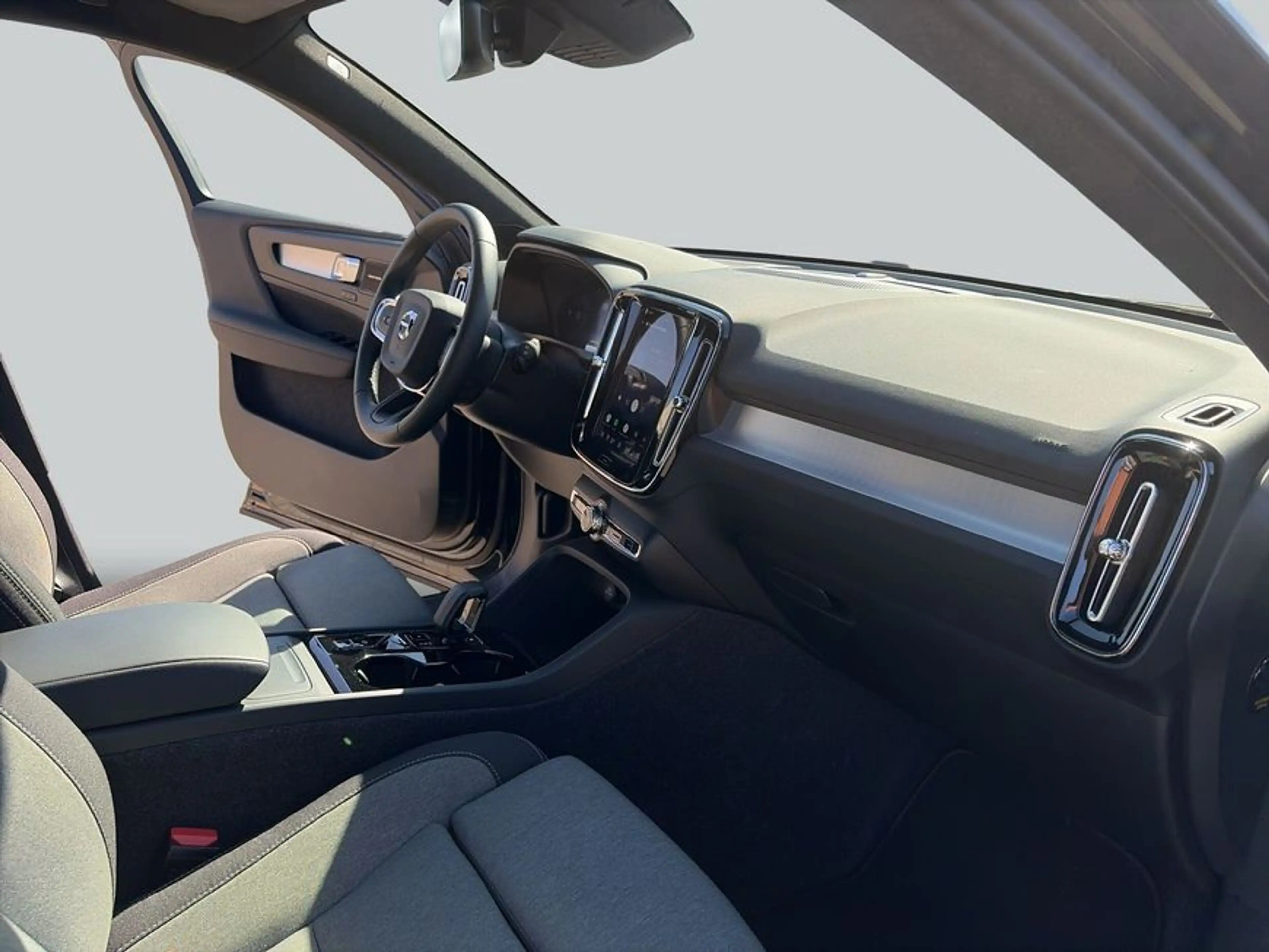 Volvo XC40 XC40 B3 B DKG Plus Black Edition — photo 15