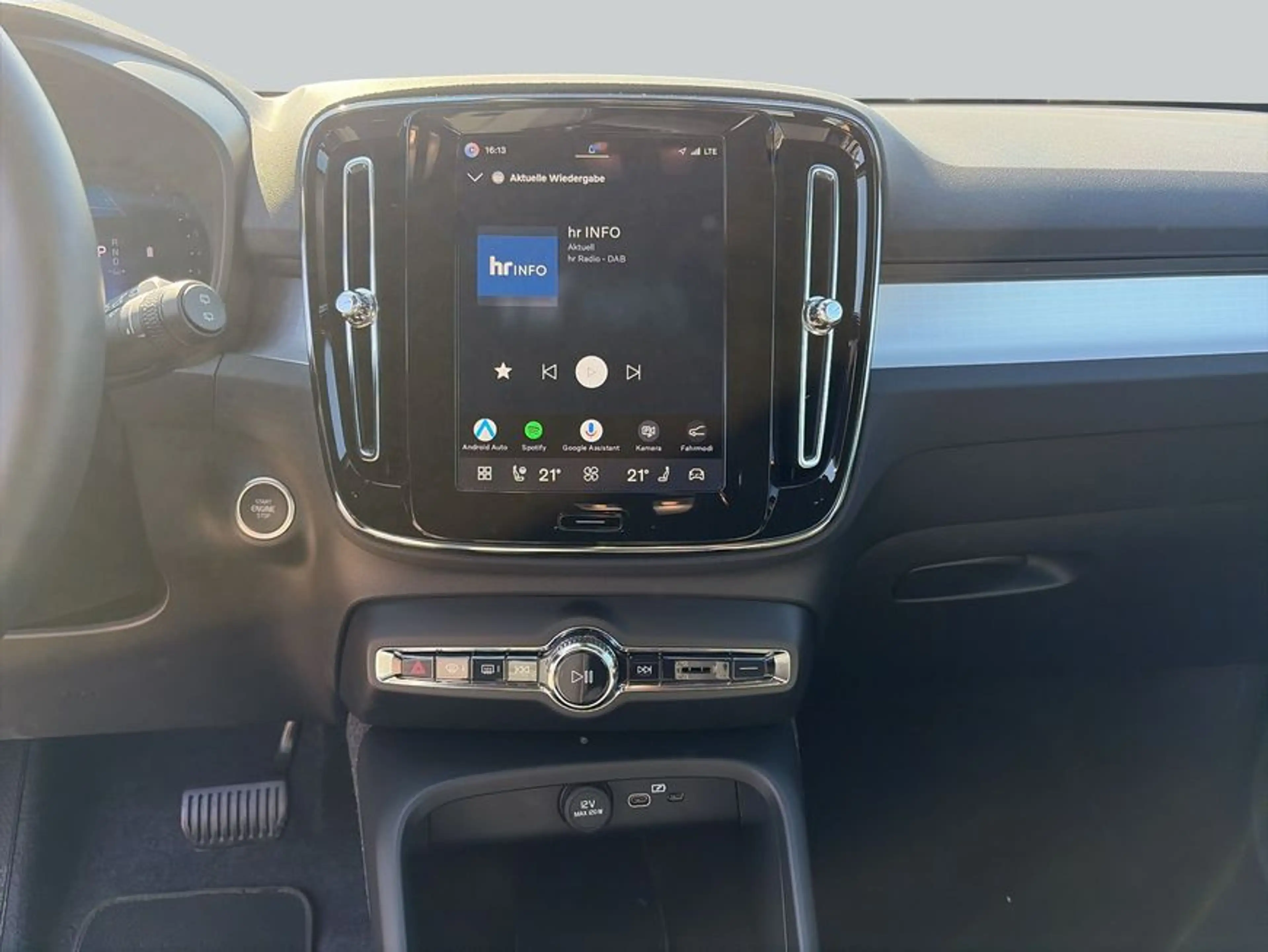 Volvo XC40 XC40 B3 B DKG Plus Black Edition — photo 14