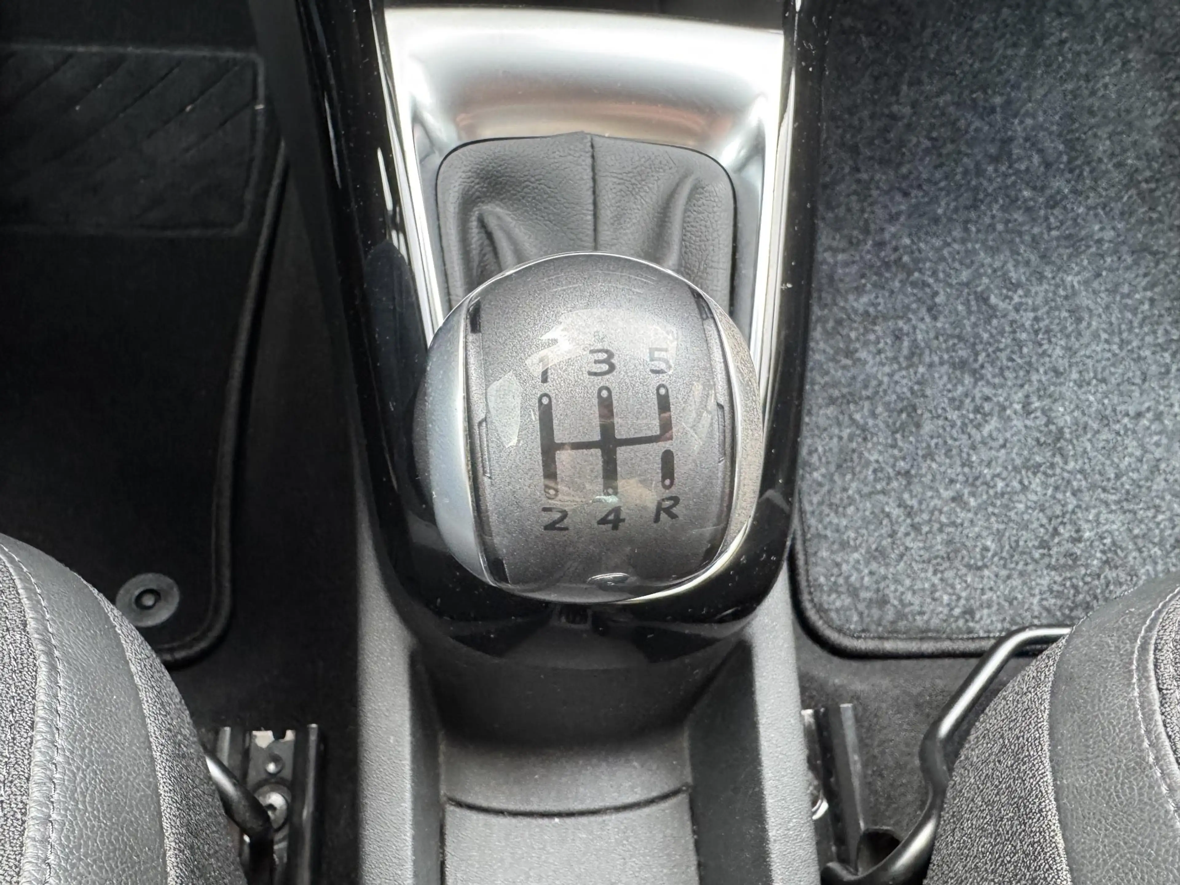 Citroen DS3 1.2 82PK SO CHIC : NAVI/LED/CLIMA/2XPDC /KUIPZETEL — photo 24