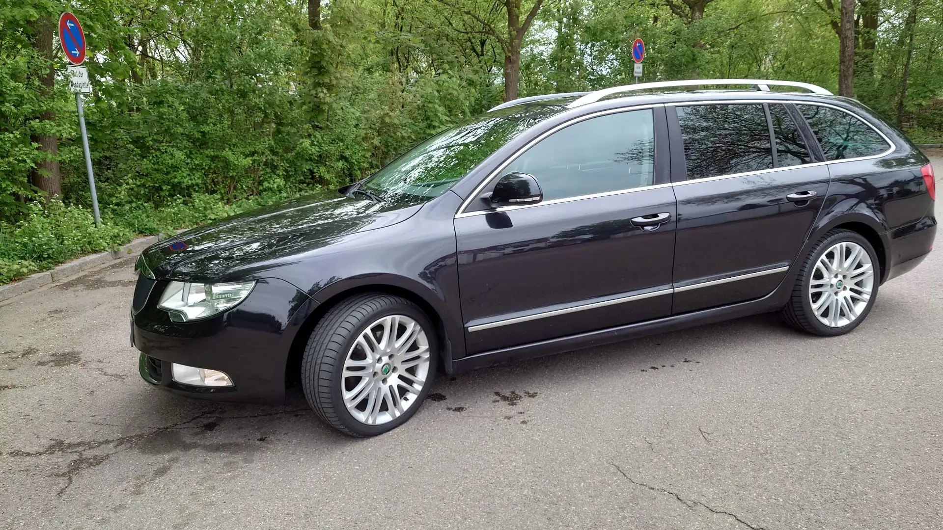 Skoda Superb Combi 2.0 TDI DSG Ambition - 2