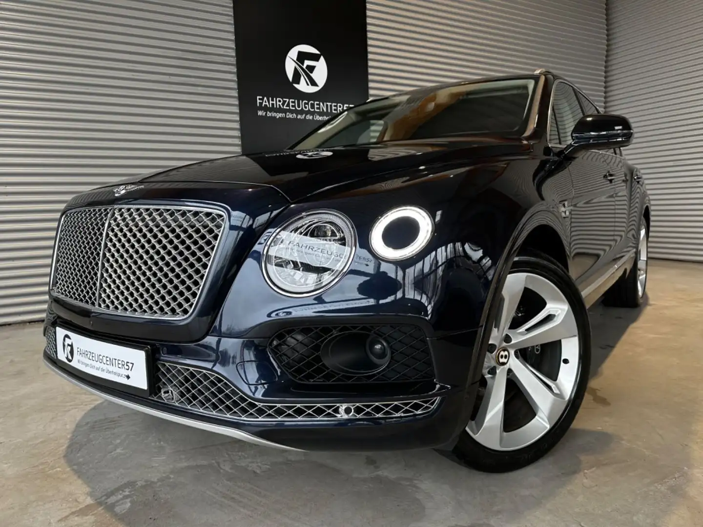 Bentley Bentayga 4.0 V8/LED/360°/HUD/100 JAHRE EDITION Mavi - 1