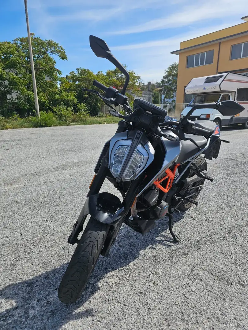 KTM 125 Duke - 1