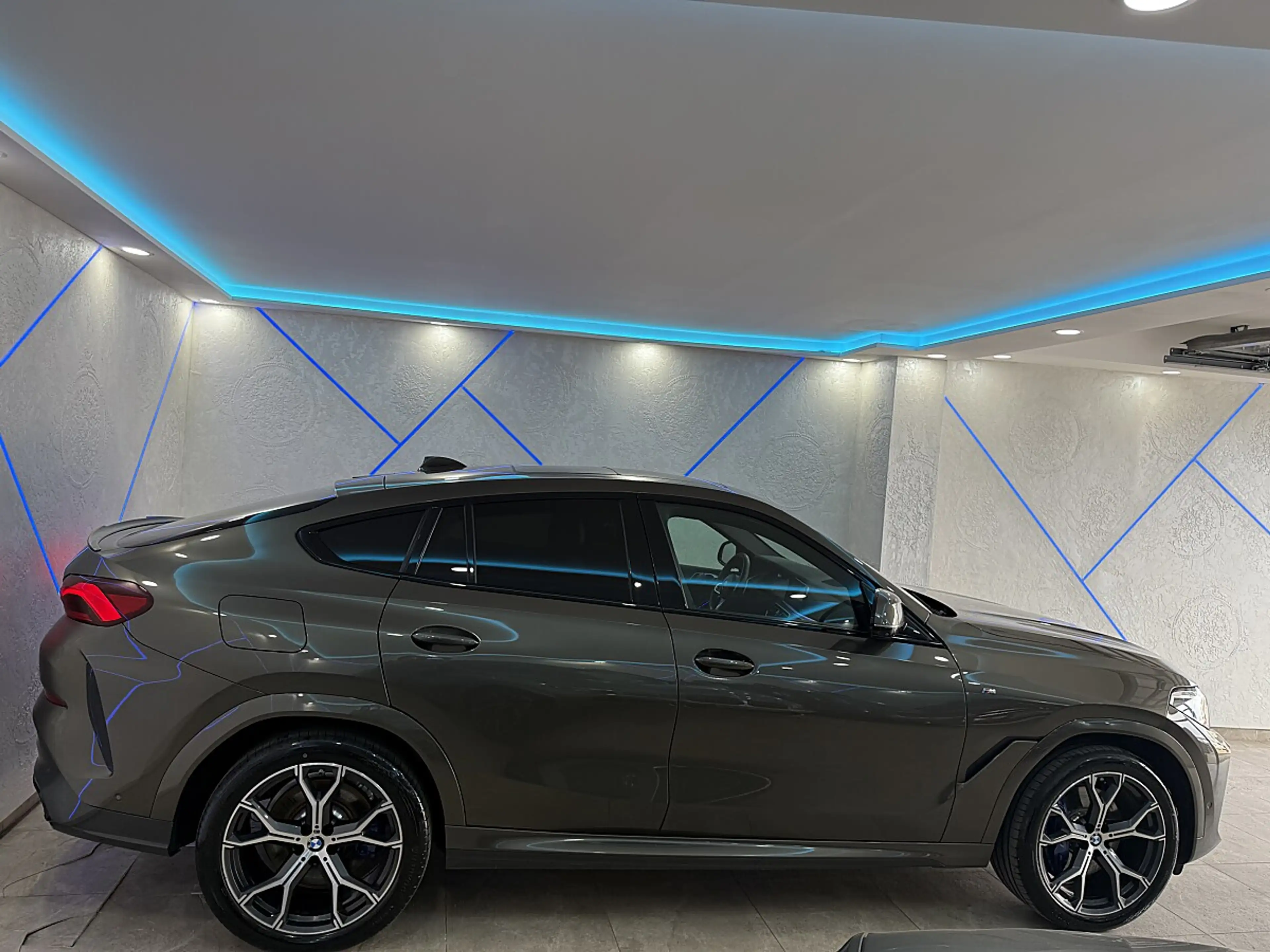 BMW X6 xDrive30d 48V Aut.*M-SPORT*PANO*CRYSTAL*LASER*3... — photo 9
