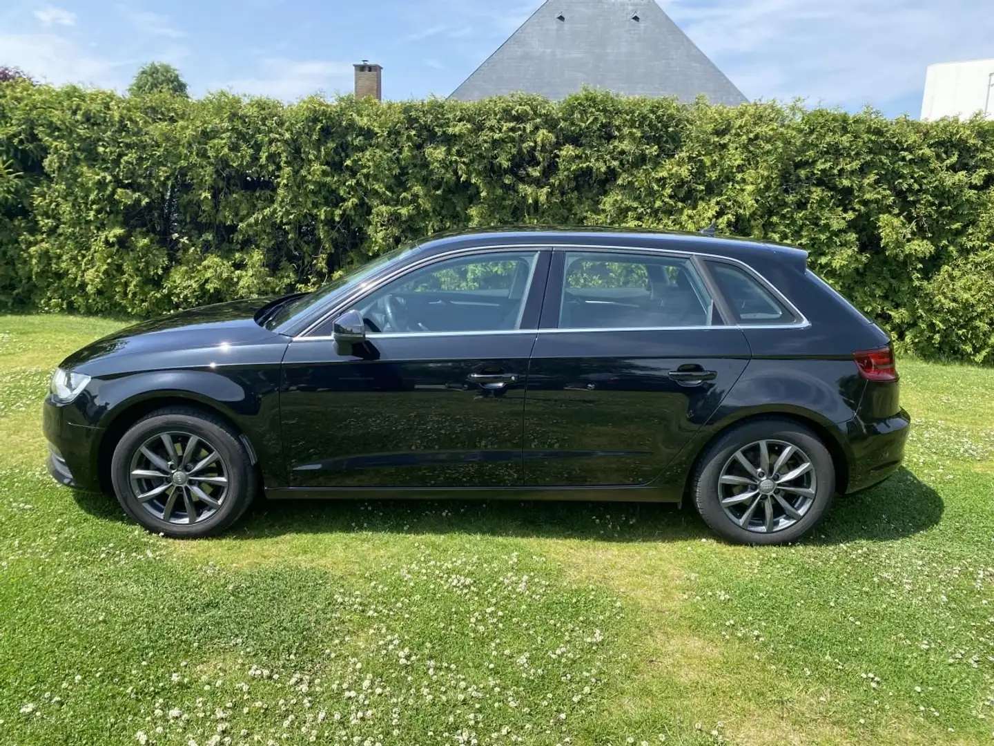 Audi A3 A3 1.2 benzine Noir - 2