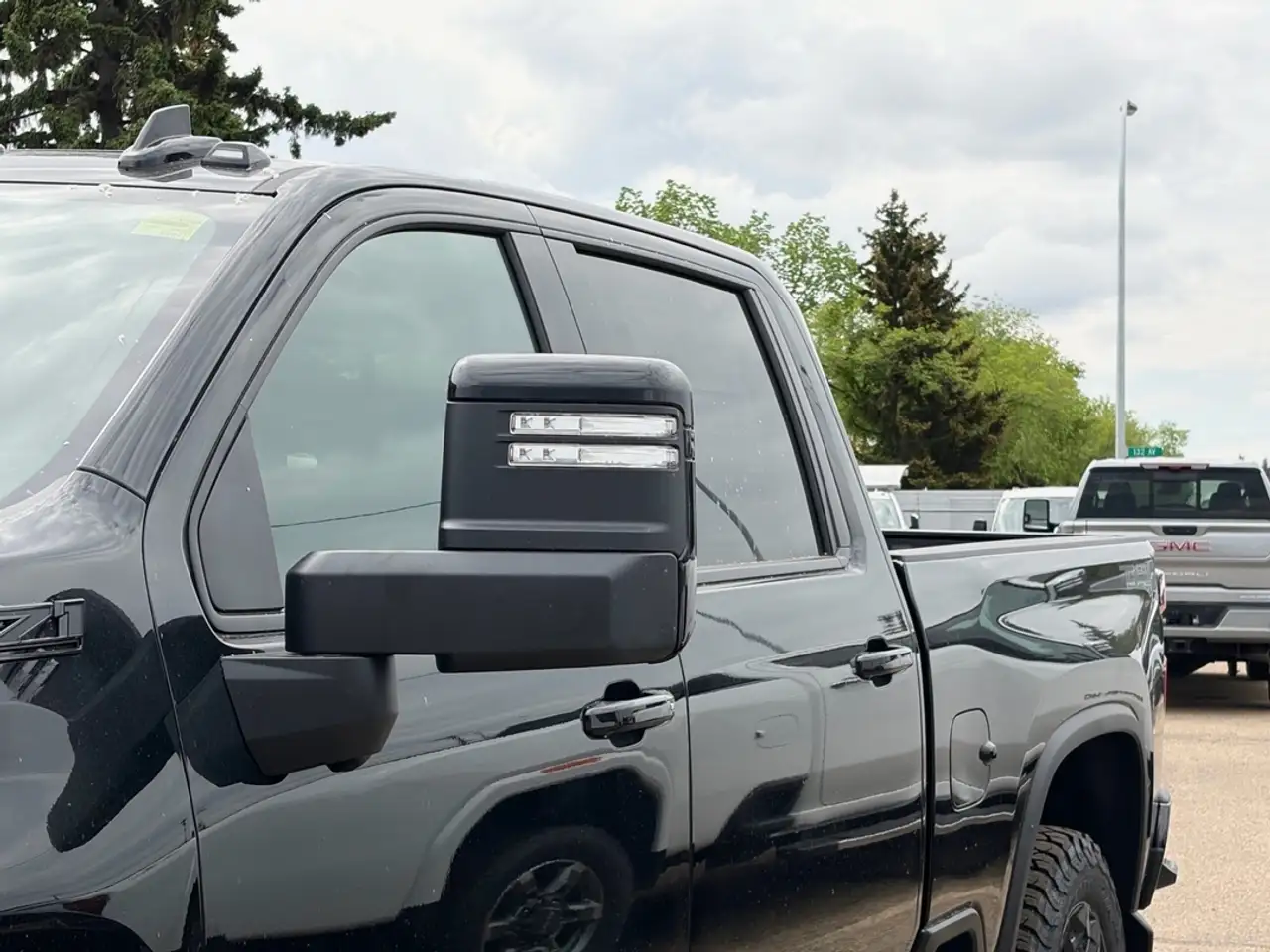 Chevrolet Silverado 3500 photo Chevrolet Silverado 3500