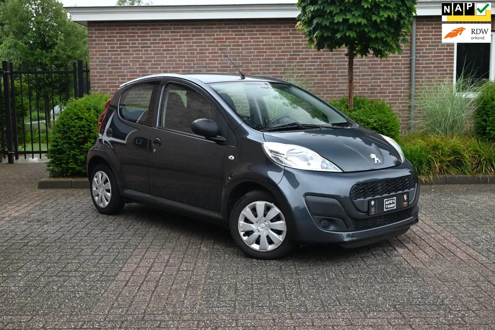 Peugeot 107 1.0 Access Accent 5-deurs Airco NL Auto Grijs - 1