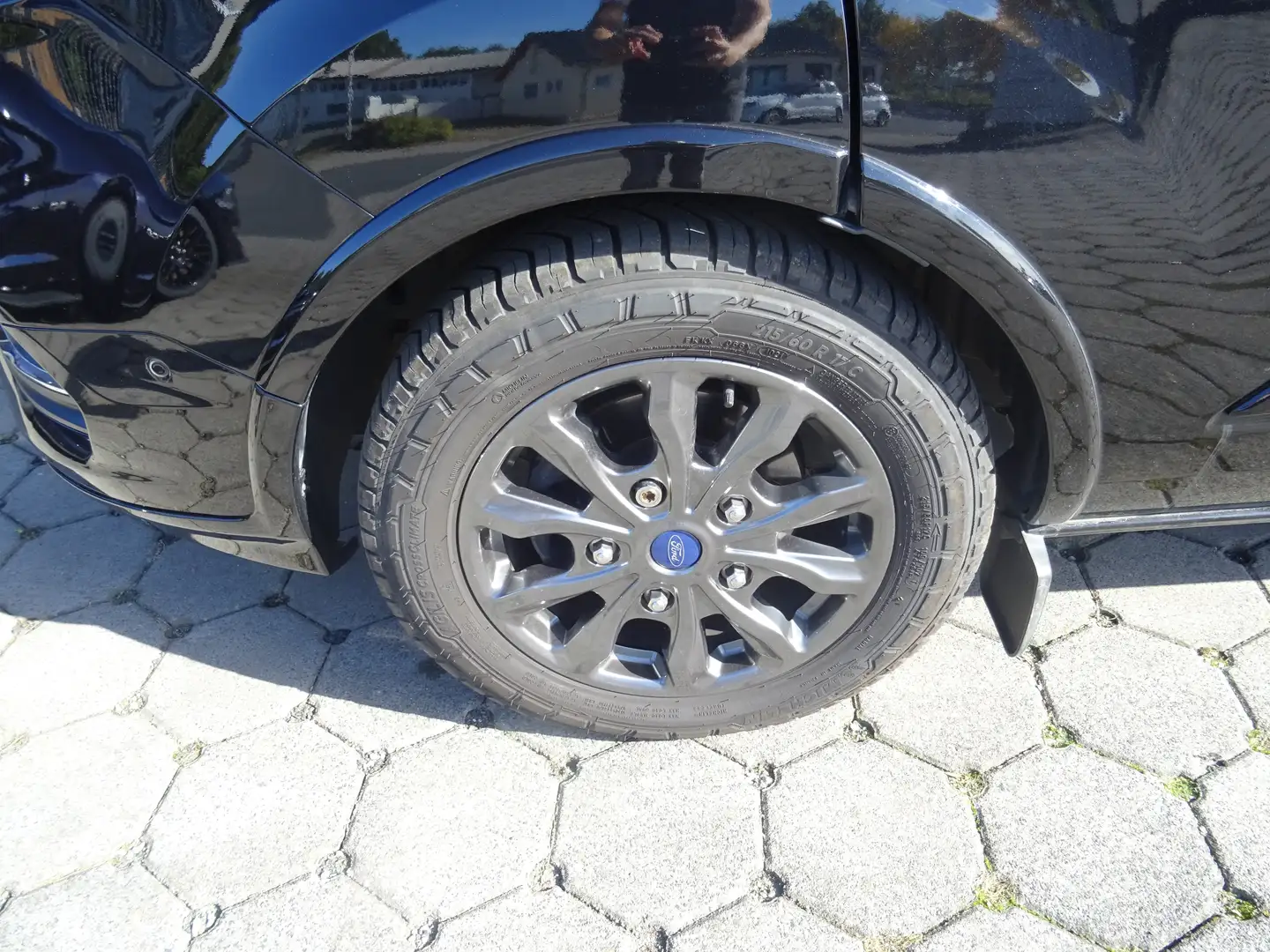 Ford Tourneo Custom 2.0 Ecoblue 320 L1 Titanium +Navi+Leder+el.Sitze+ Schwarz - 2