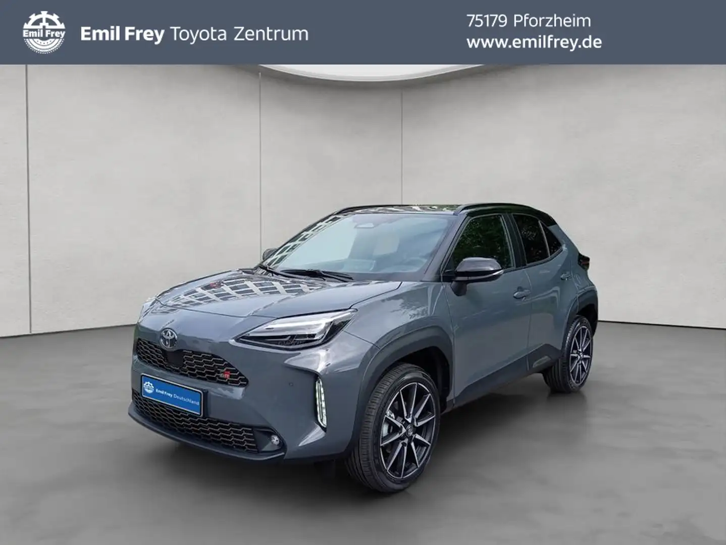 Toyota Yaris Cross Hybrid 130 1.5 VVT-i GR Sport Premium Grijs - 1