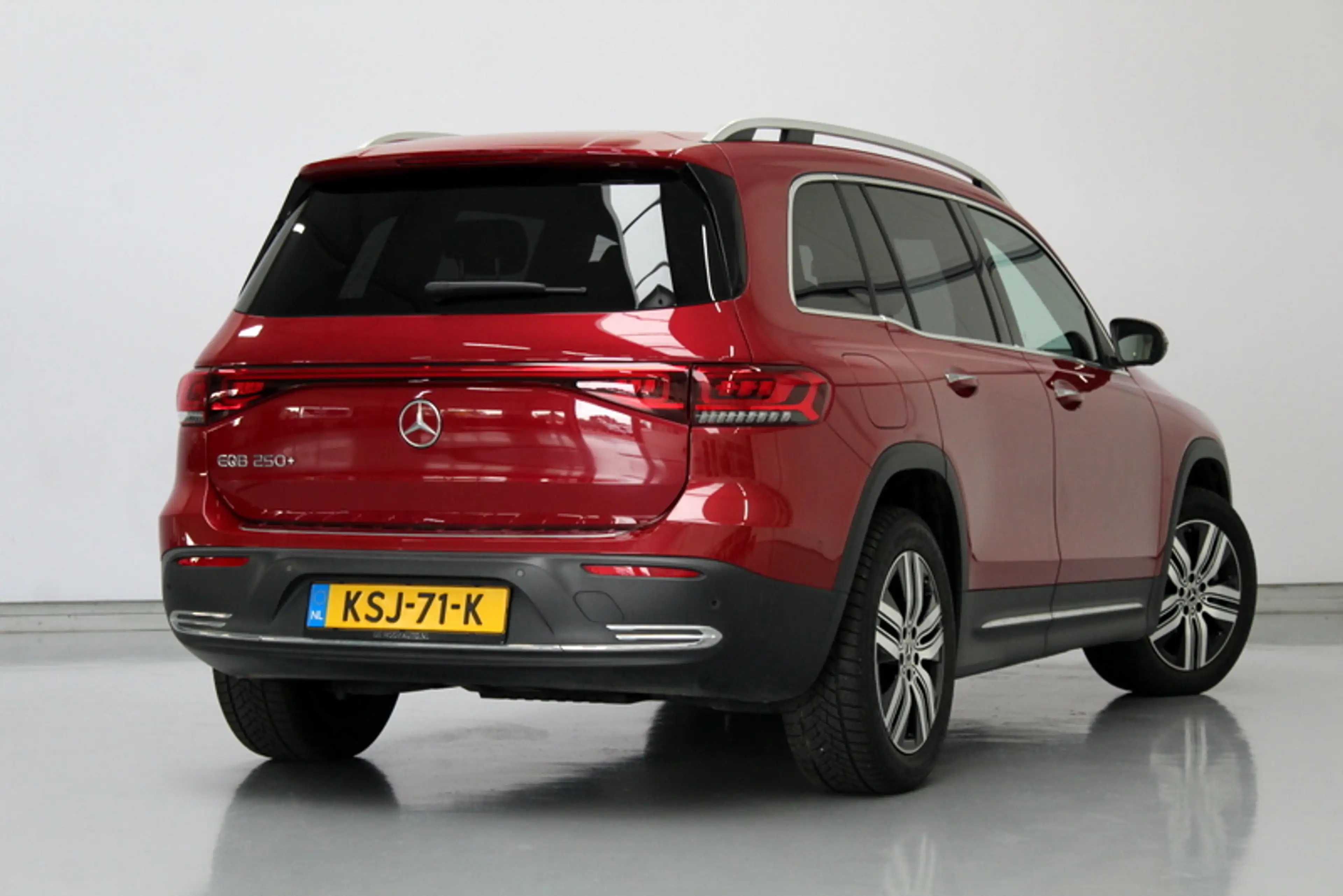 Mercedes-Benz EQB 250 250+ Luxury Line 71 kWh, SOH98% | LEDER | SFEERVER — photo 8