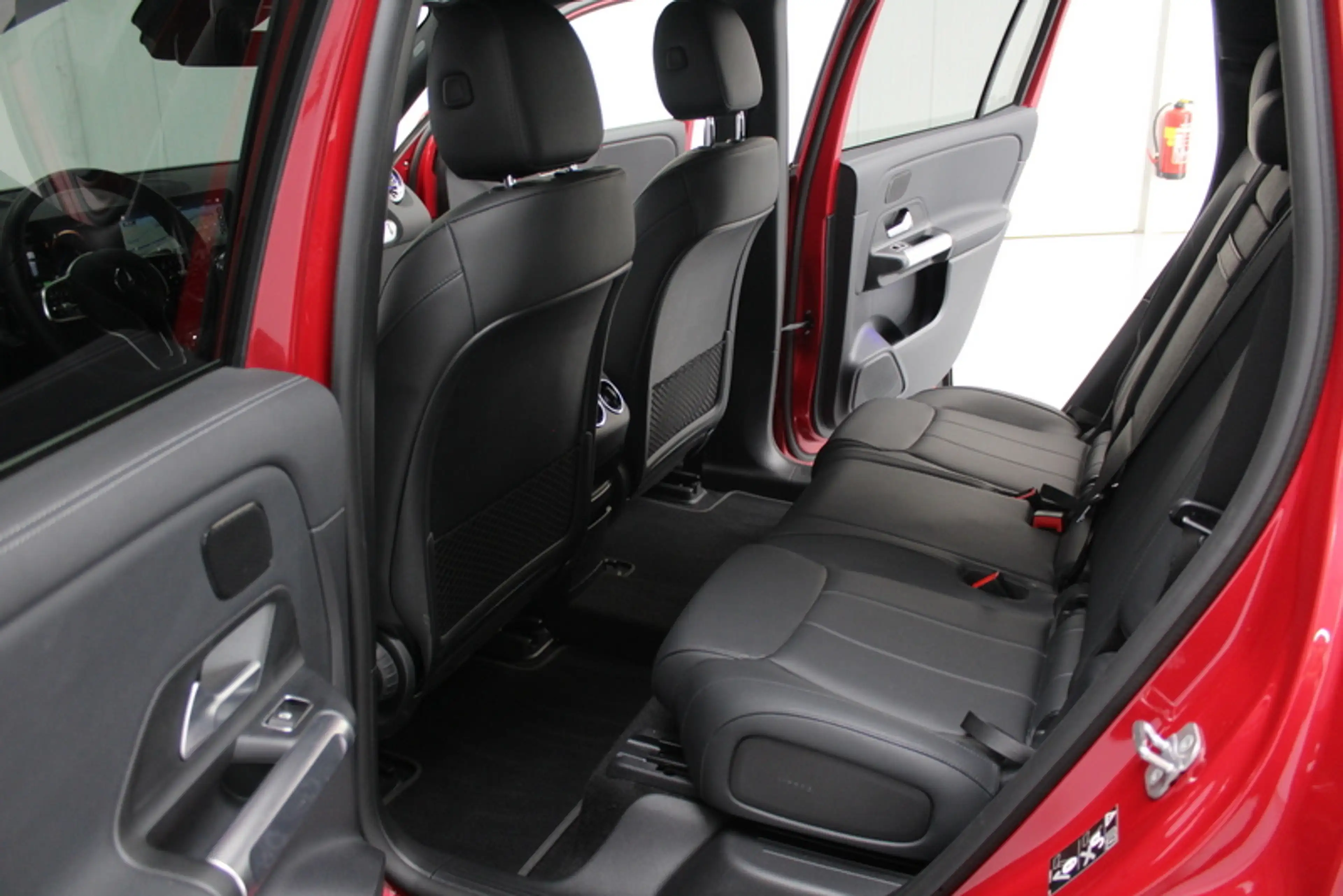 Mercedes-Benz EQB 250 250+ Luxury Line 71 kWh, SOH98% | LEDER | SFEERVER — photo 15
