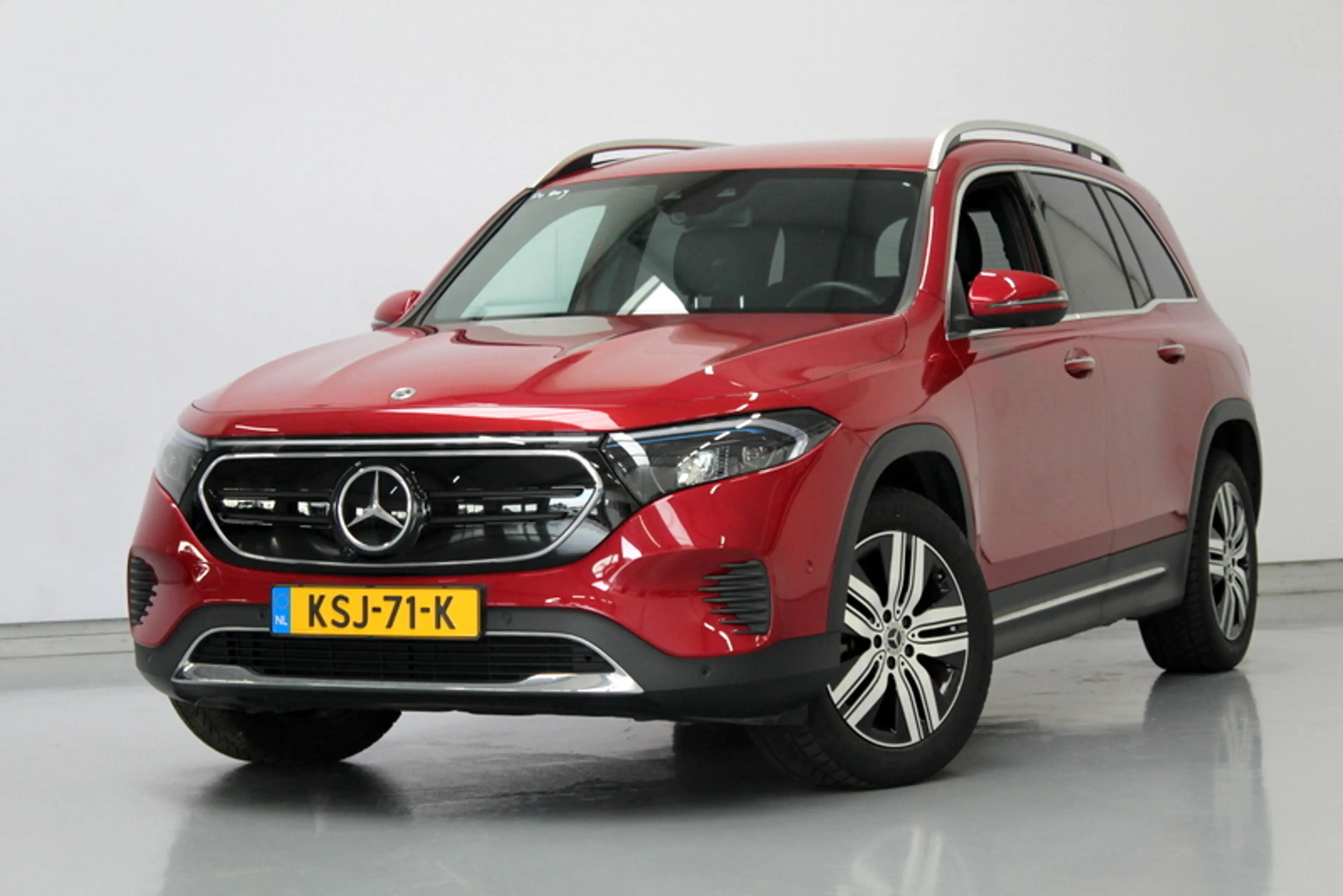 Mercedes-Benz EQB 250 250+ Luxury Line 71 kWh, SOH98% | LEDER | SFEERVER — photo 4