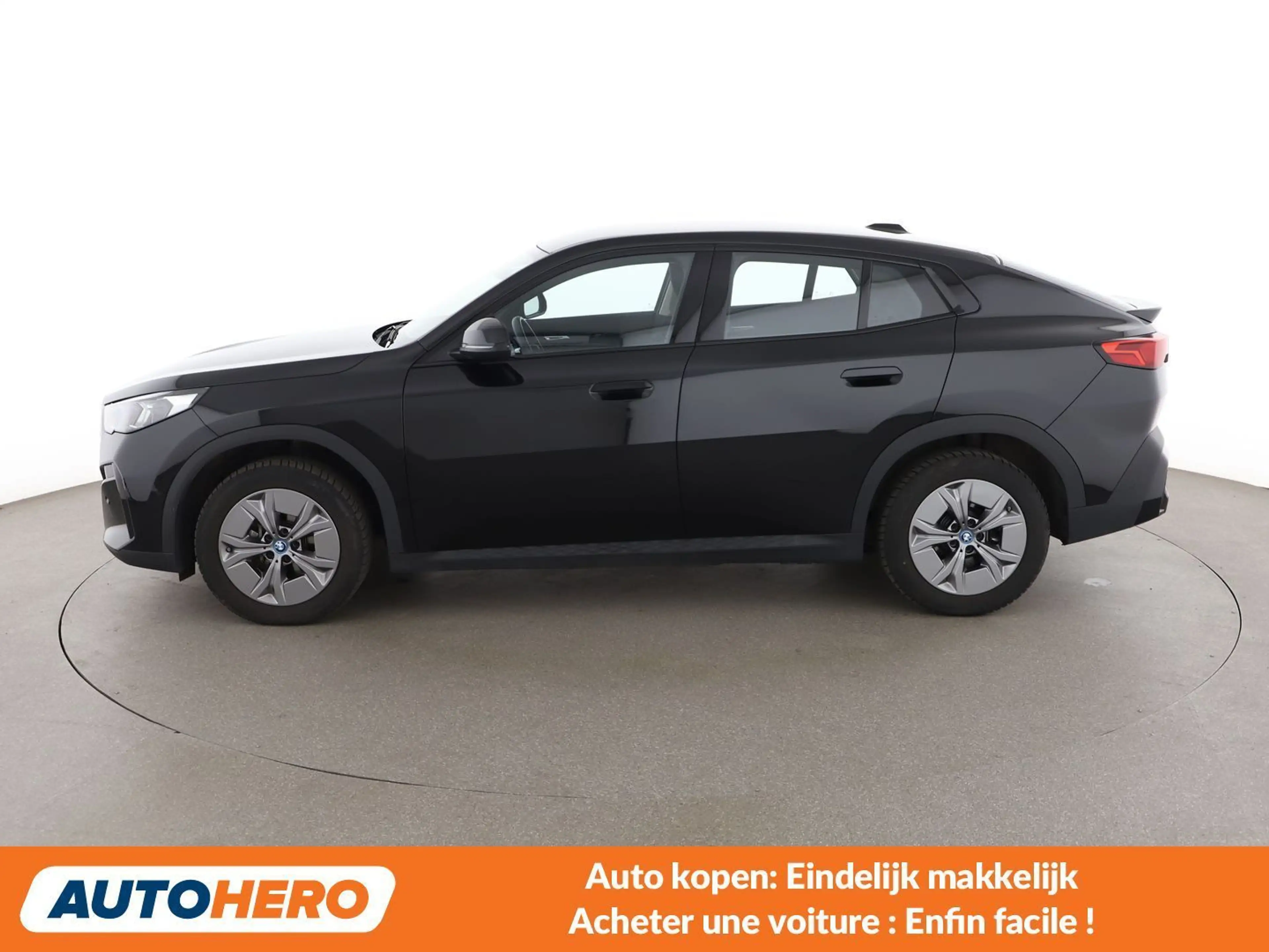 BMW iX2 eDrive20 — photo 3