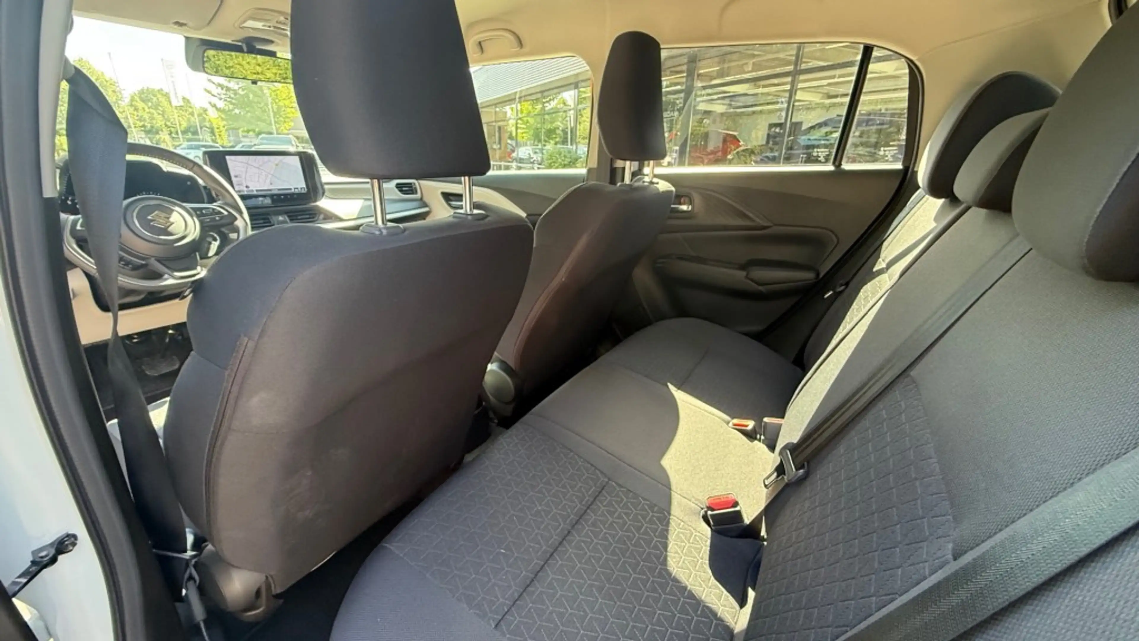 Suzuki Swift 1.2 SELECT SMARTHYB. AUT All-weather band — photo 11