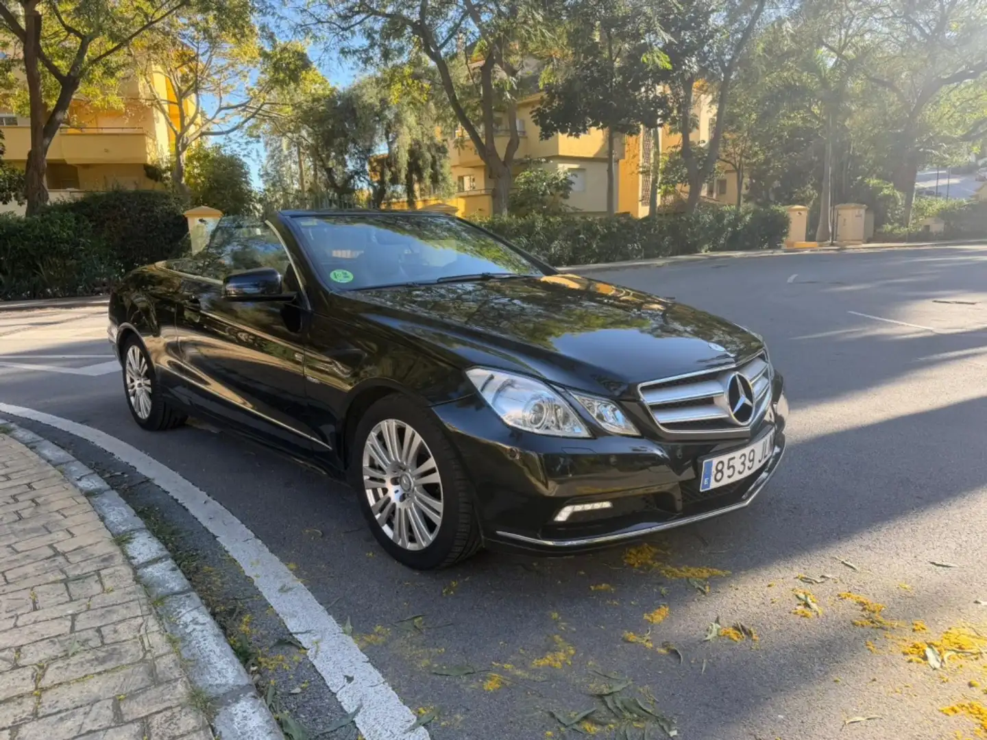 Mercedes-Benz E 200 Cabrio CGI BE Aut. Negro - 2